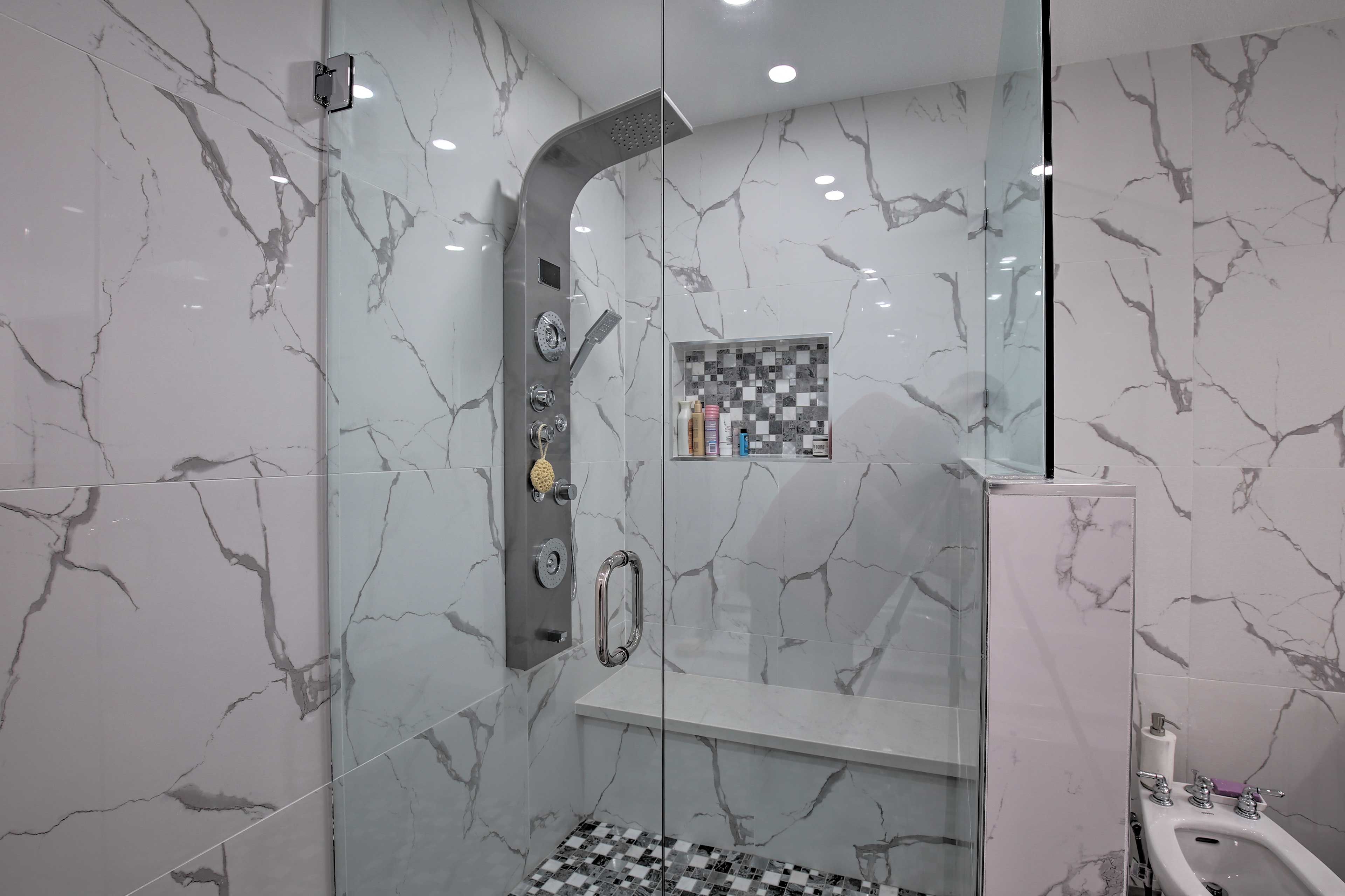 If you prefer a shower, there's also a walk-in shower.