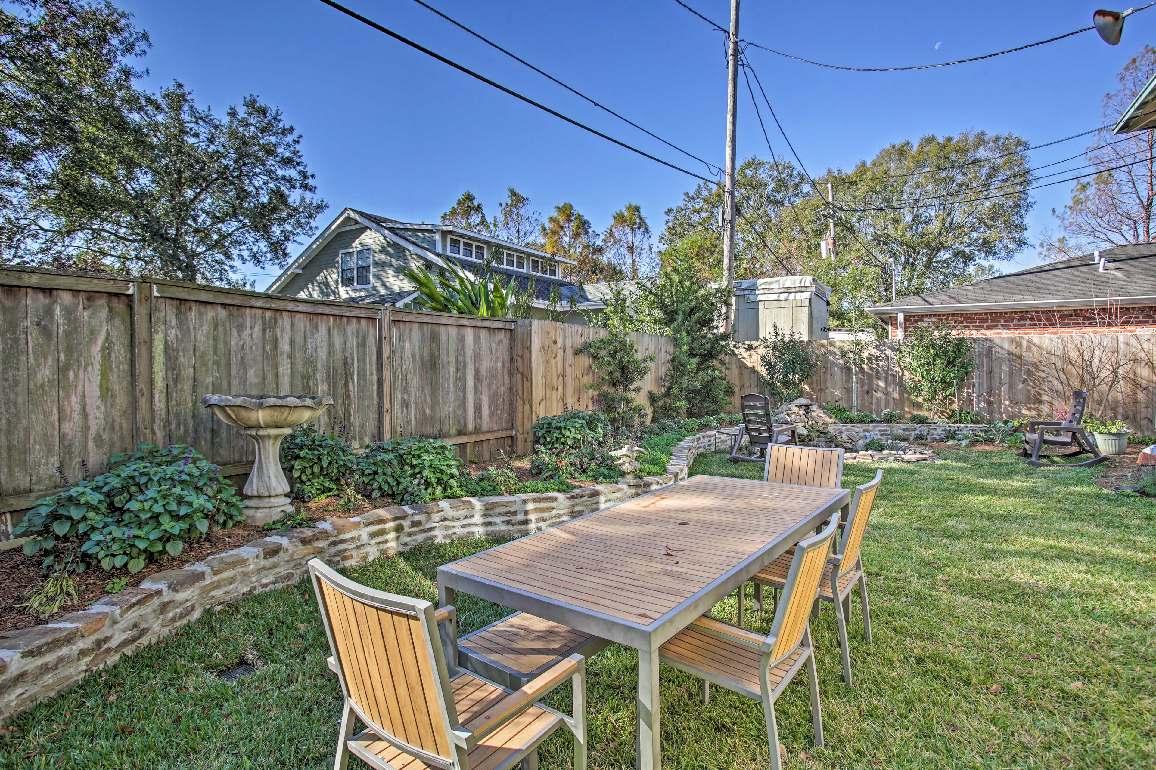 Escape to the vibrant city of NOLA for an exciting getaway!