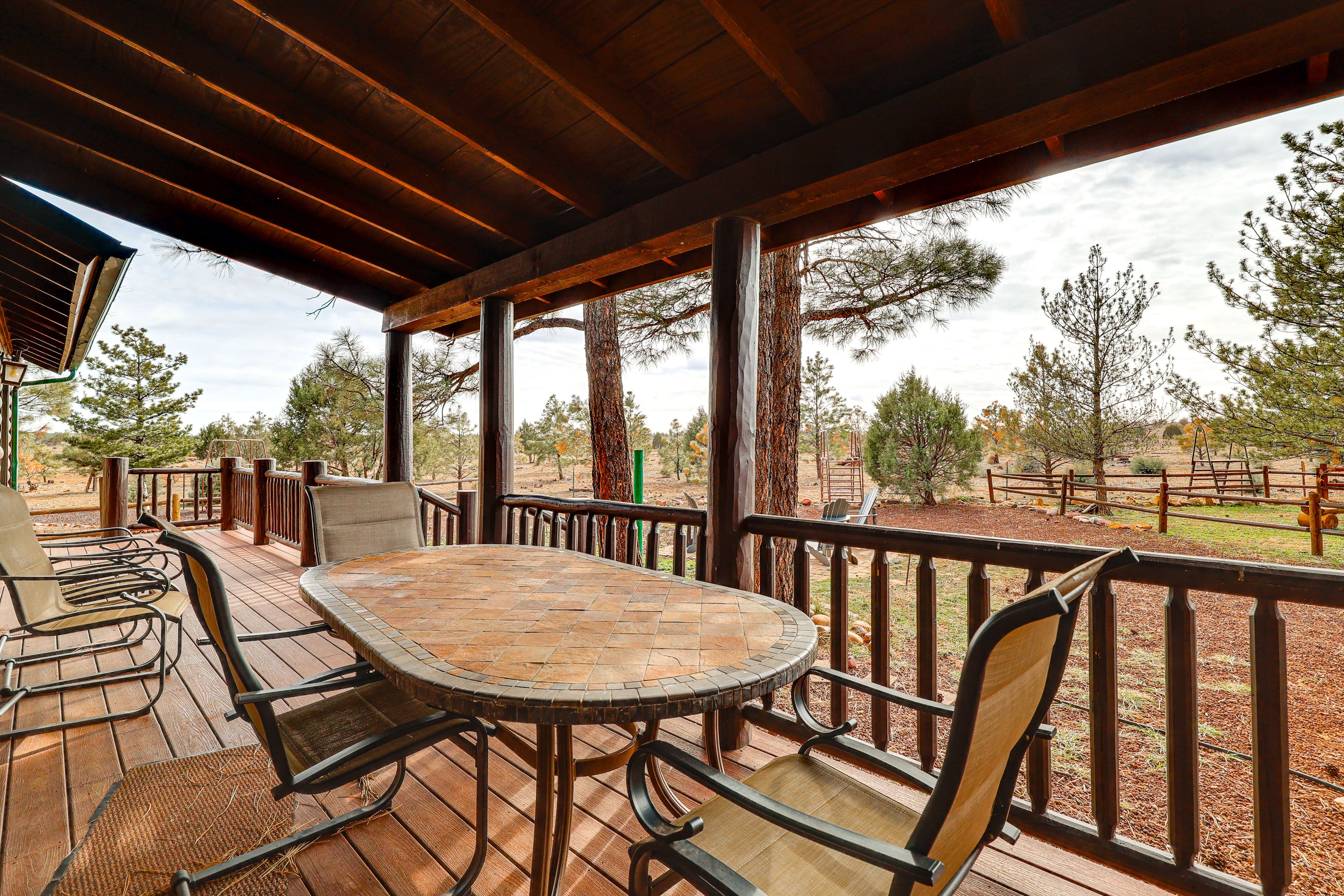 Deck | Outdoor Dining