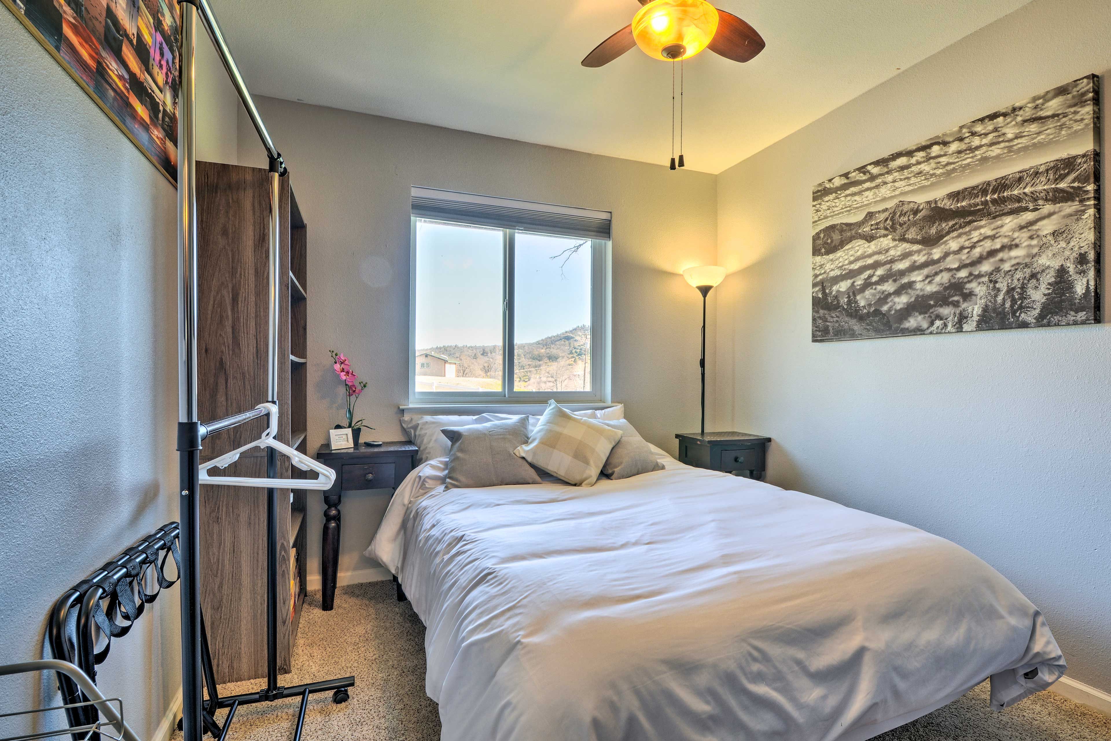 Bedroom 3 | Queen Bed