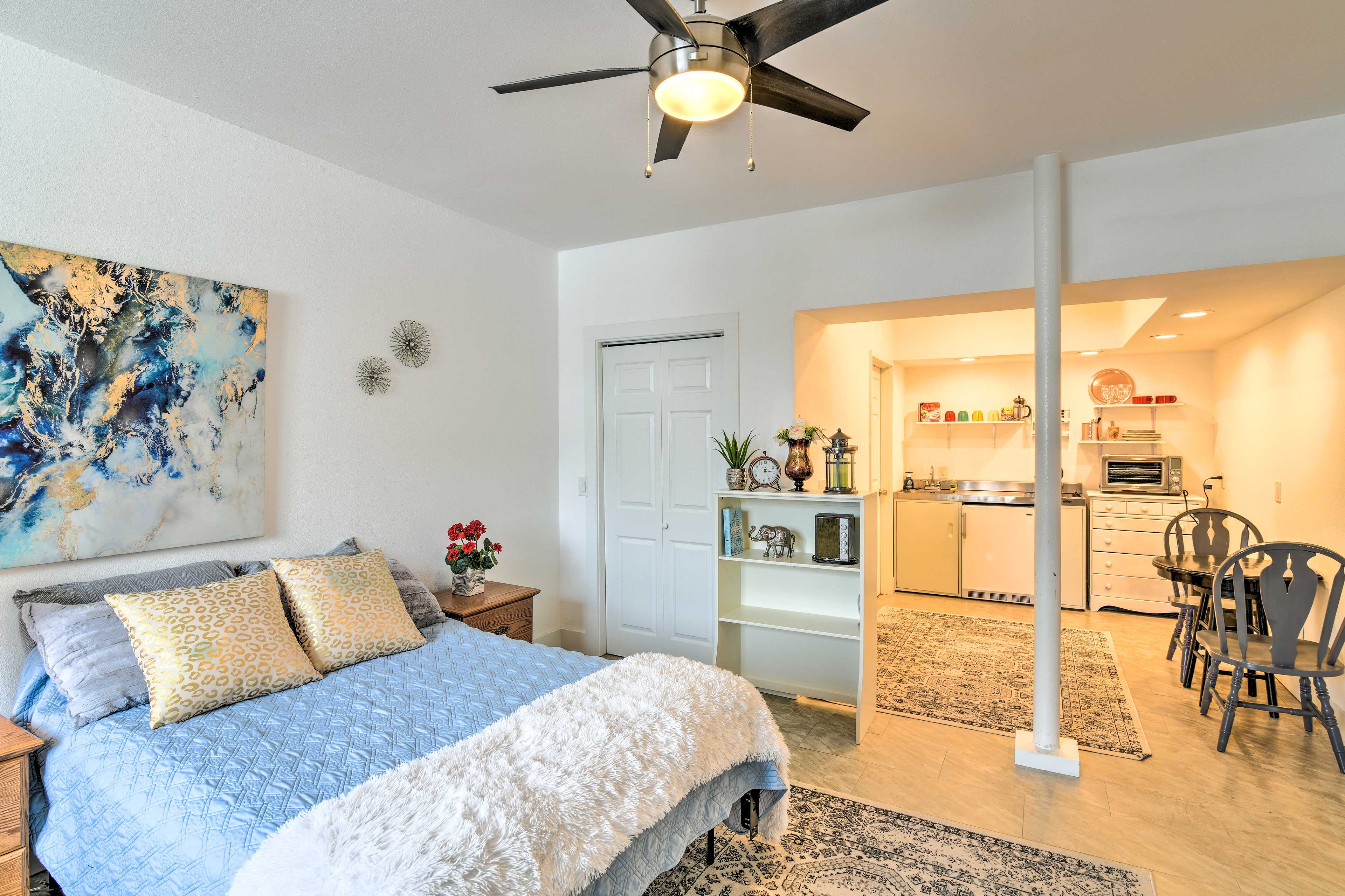 The studio apartment has everything you need for a stress-free stay.