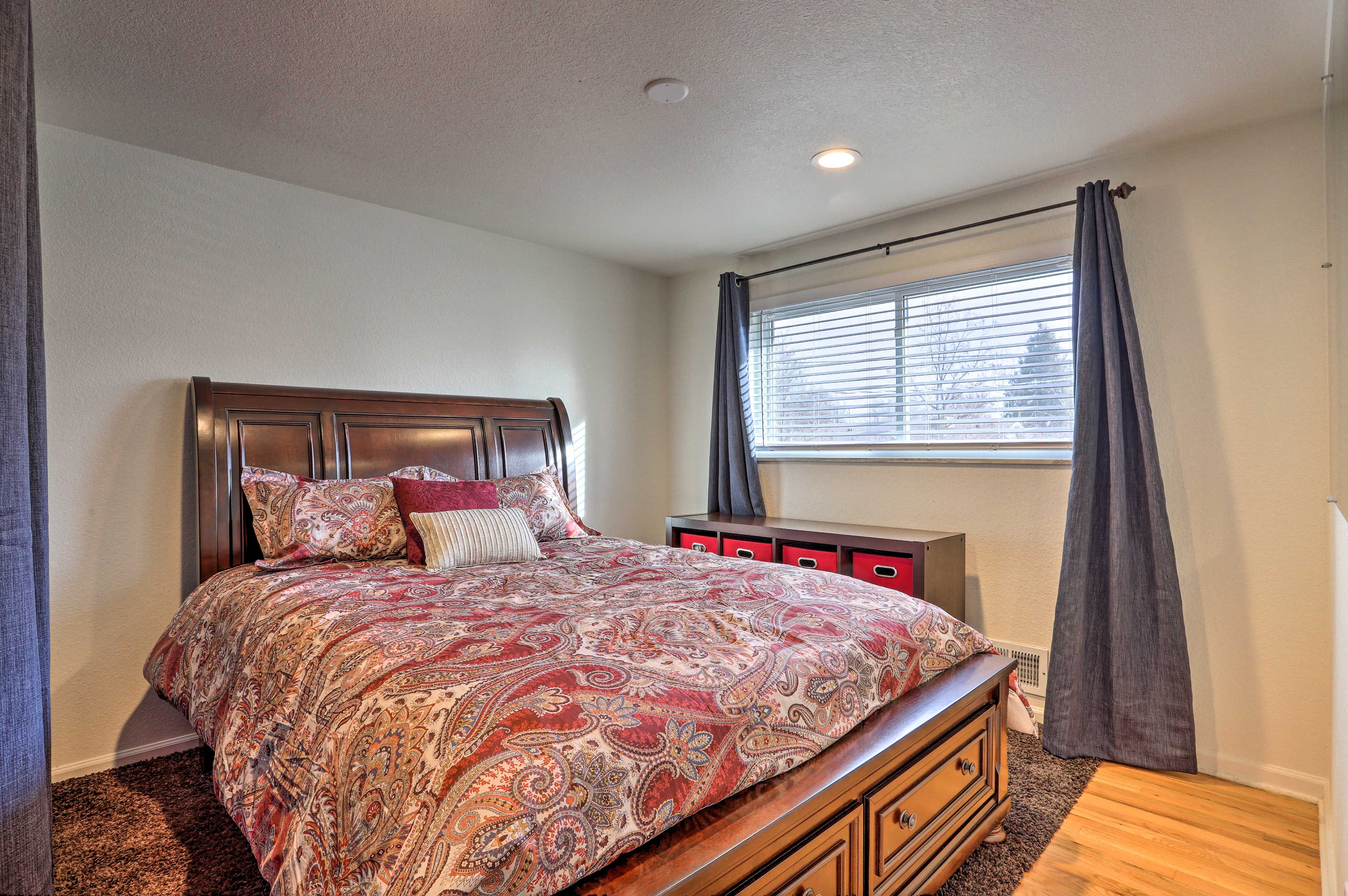 Bedroom 2 | Queen Bed | Upper Level