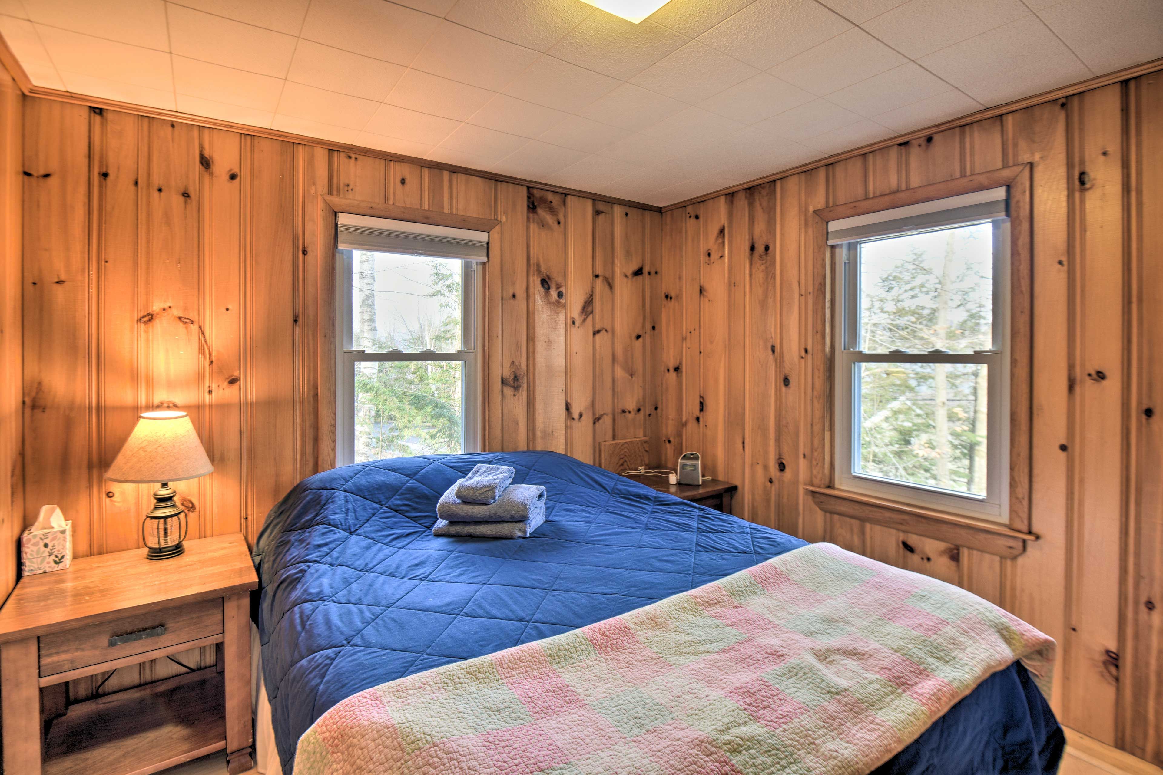 Bedroom 1 | Queen Bed | Linens Provided