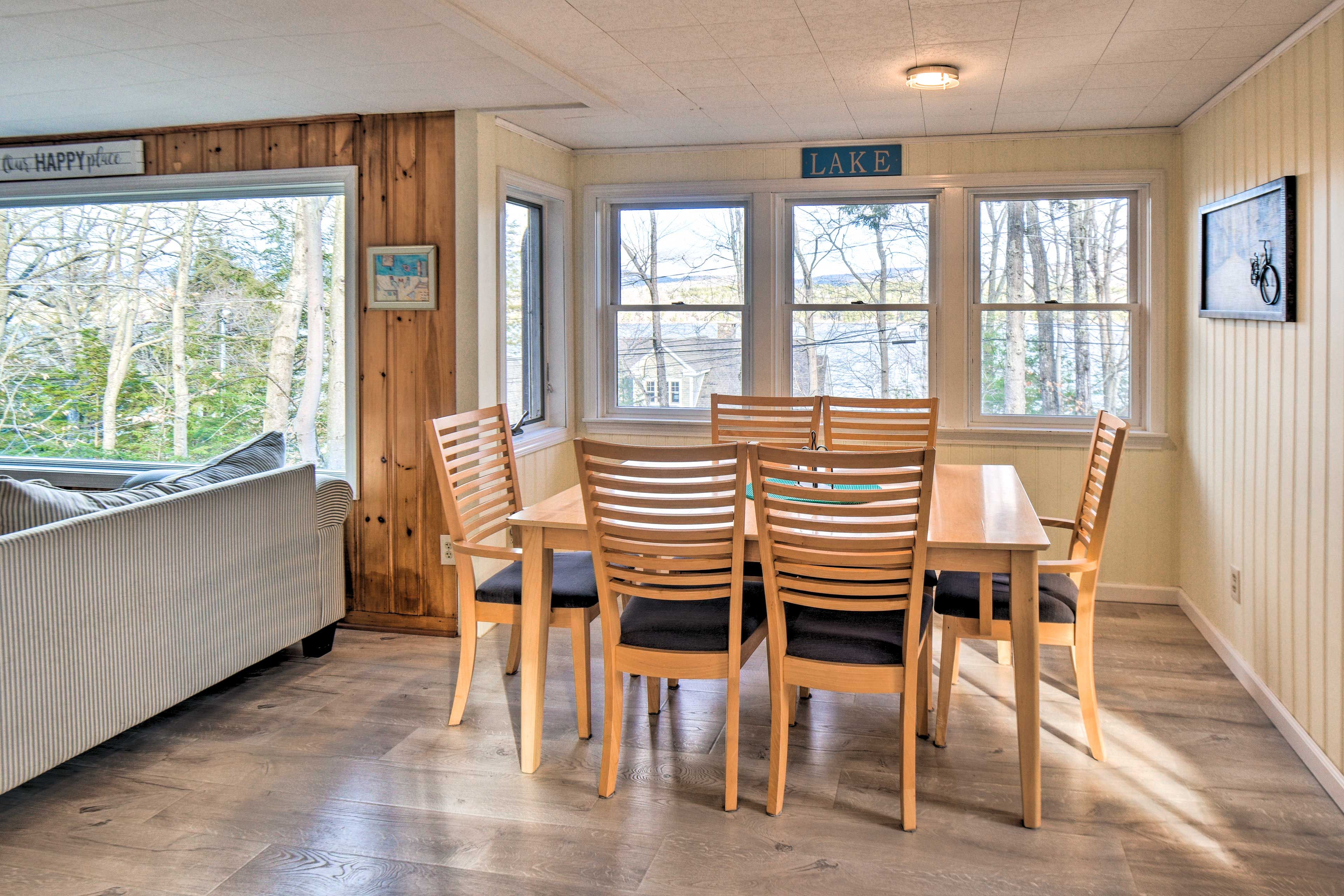 Dining Table | DIshware Provided