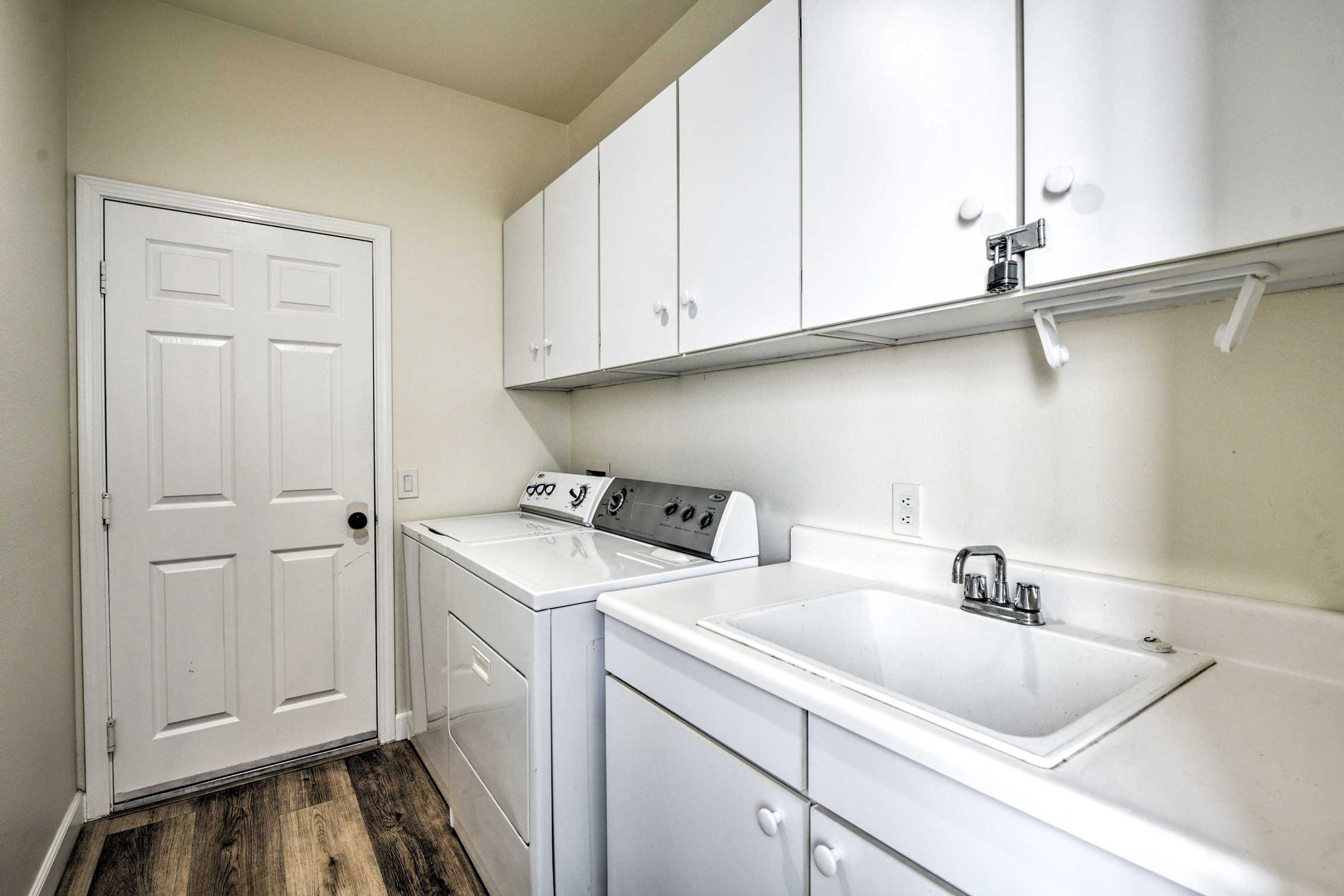 Laundry Room | Washer & Dryer