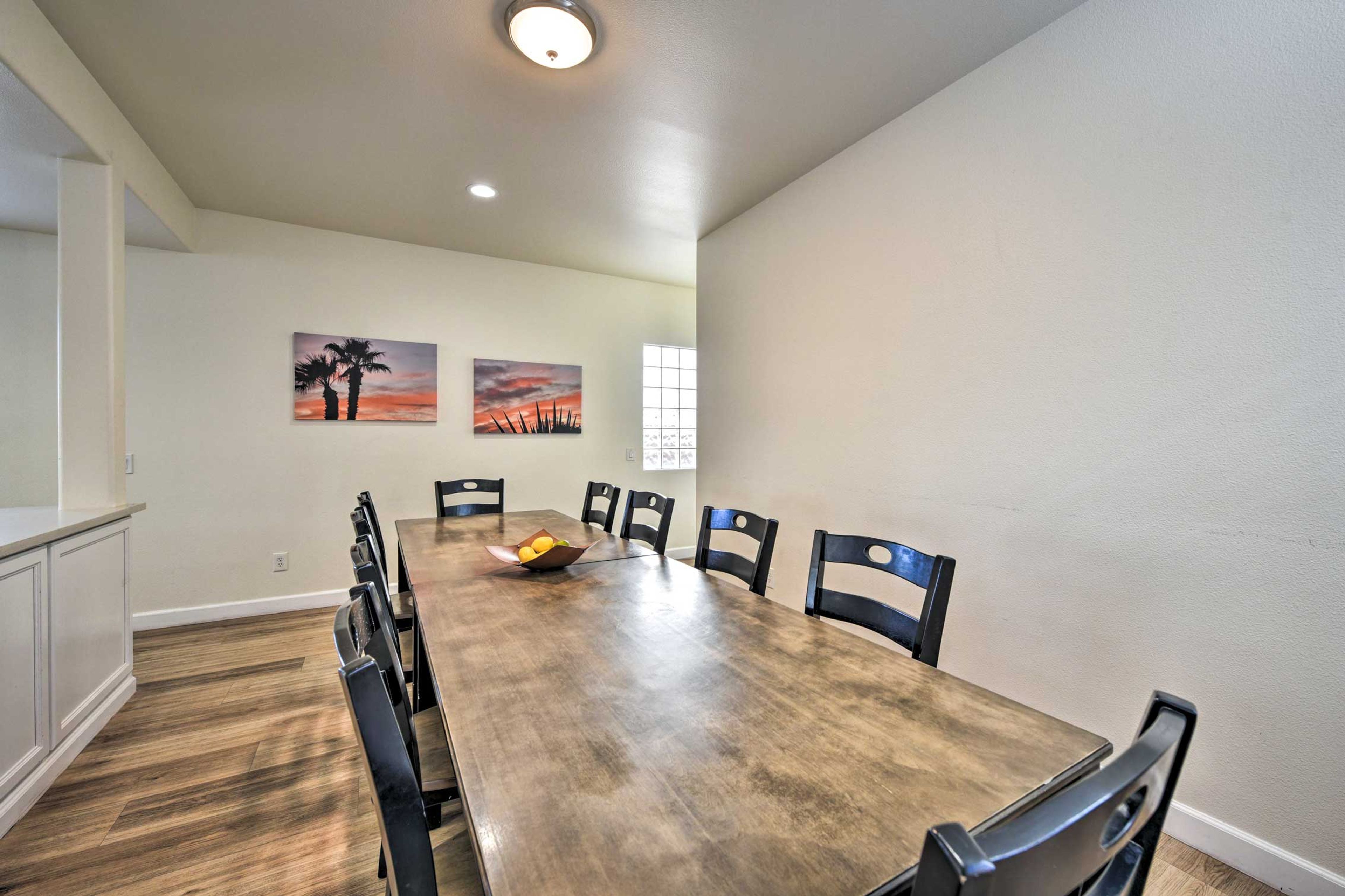Dining Table | Dishware & Flatware Provided