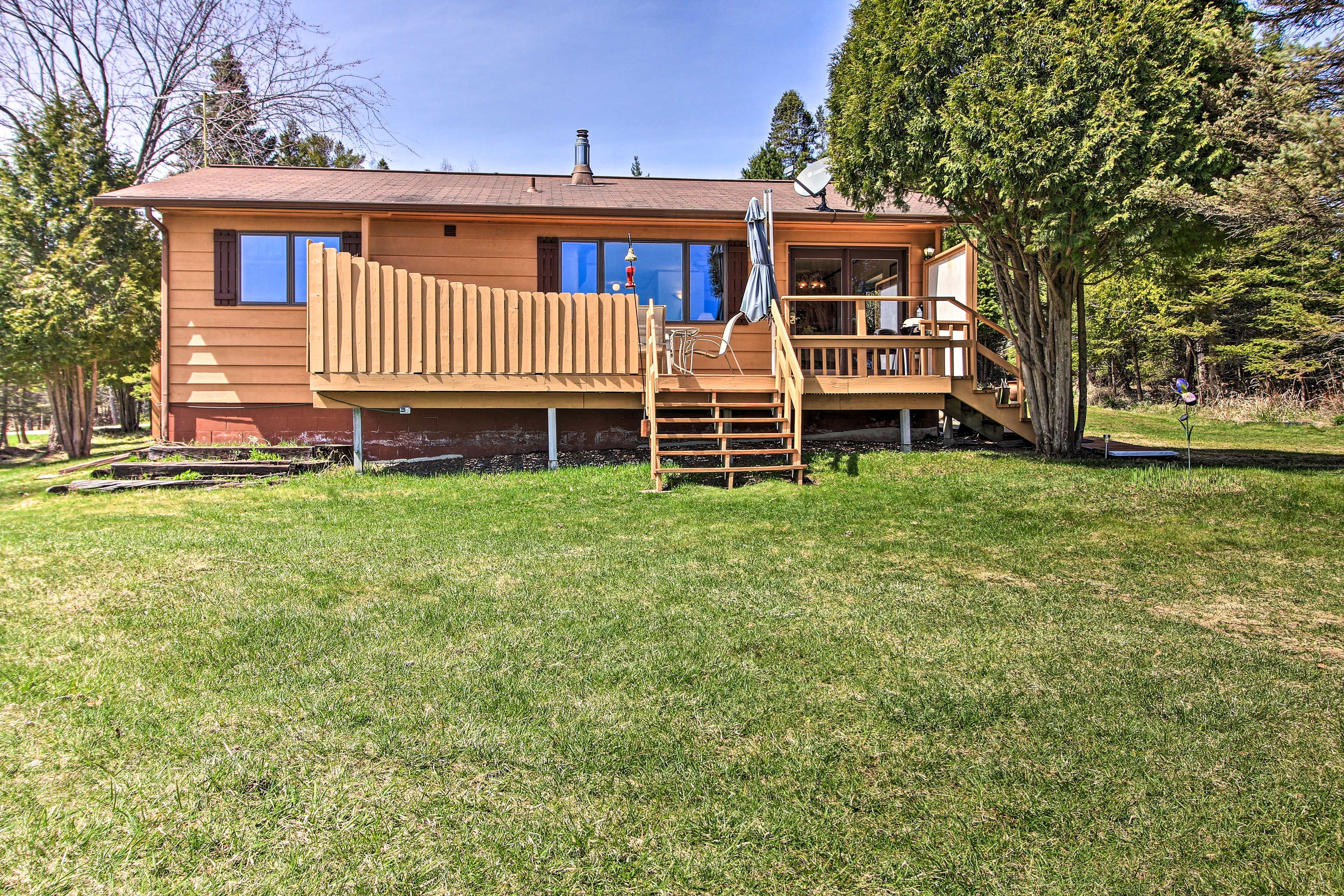 Duluth Vacation Rental | 2BR | 1BA | Stairs to Enter | 875 Sq Ft