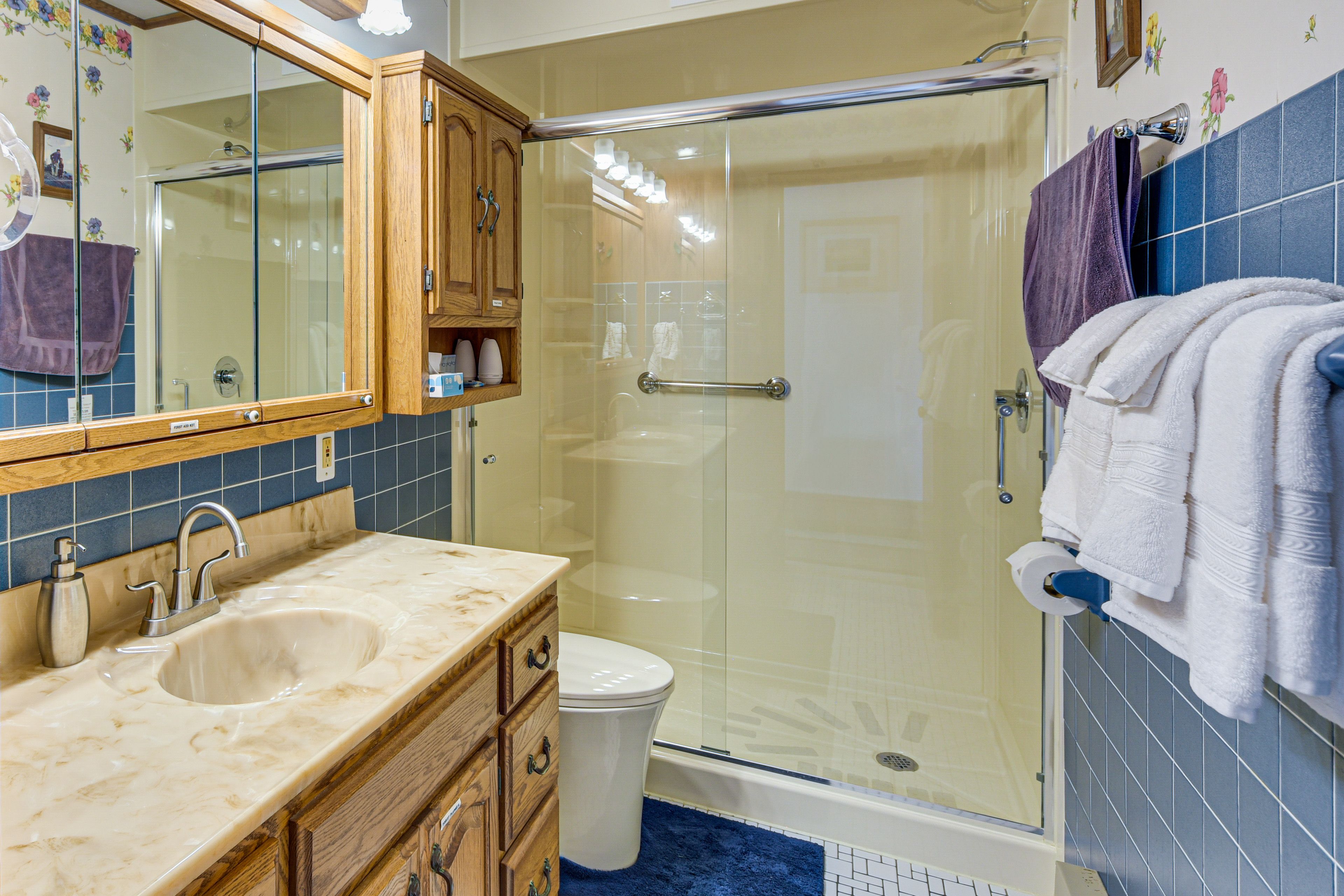 Full Bathroom | Linens & Towels | Walk-In Shower