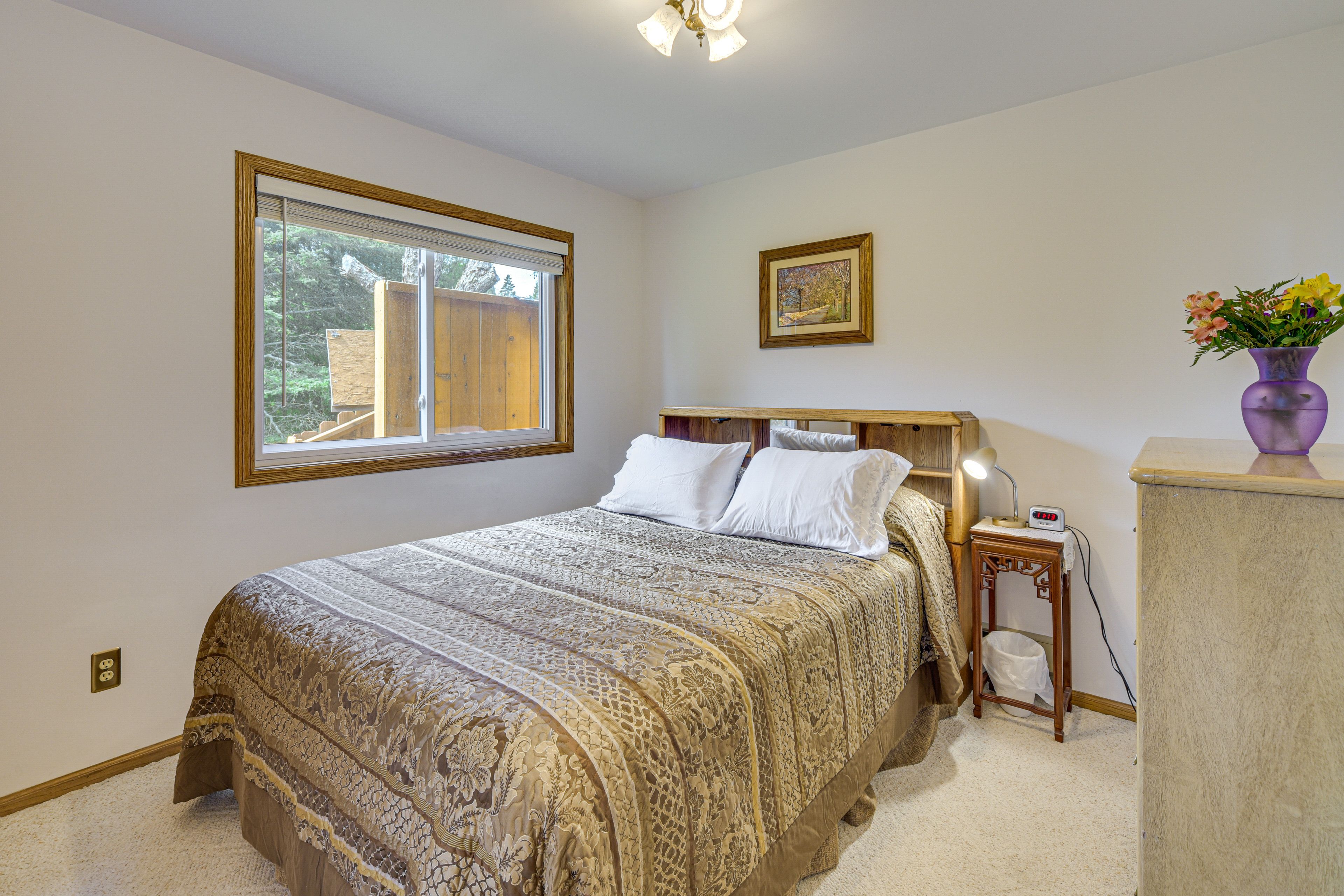 Bedroom 1 | Queen Bed