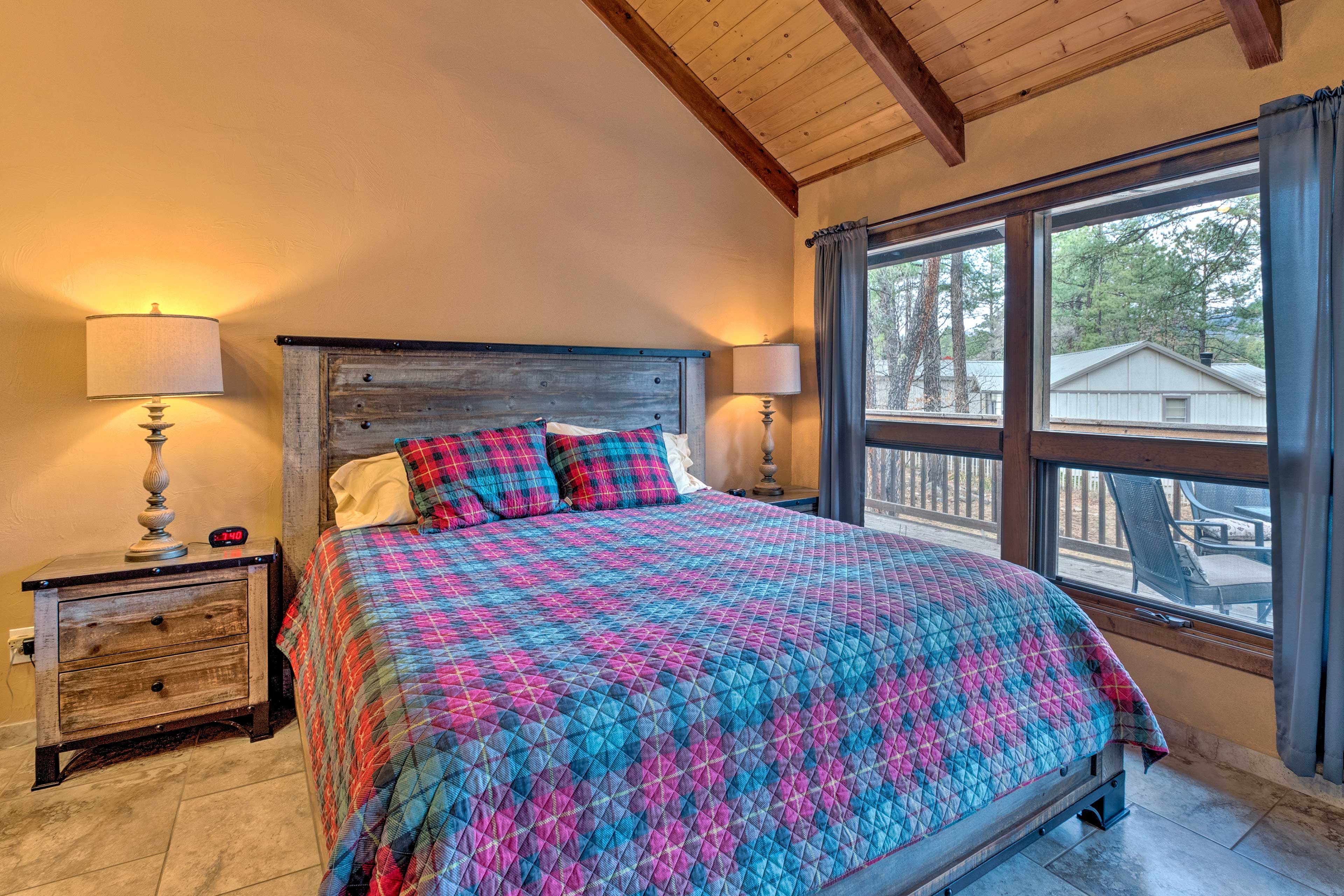 Bedroom 2 | King Bed