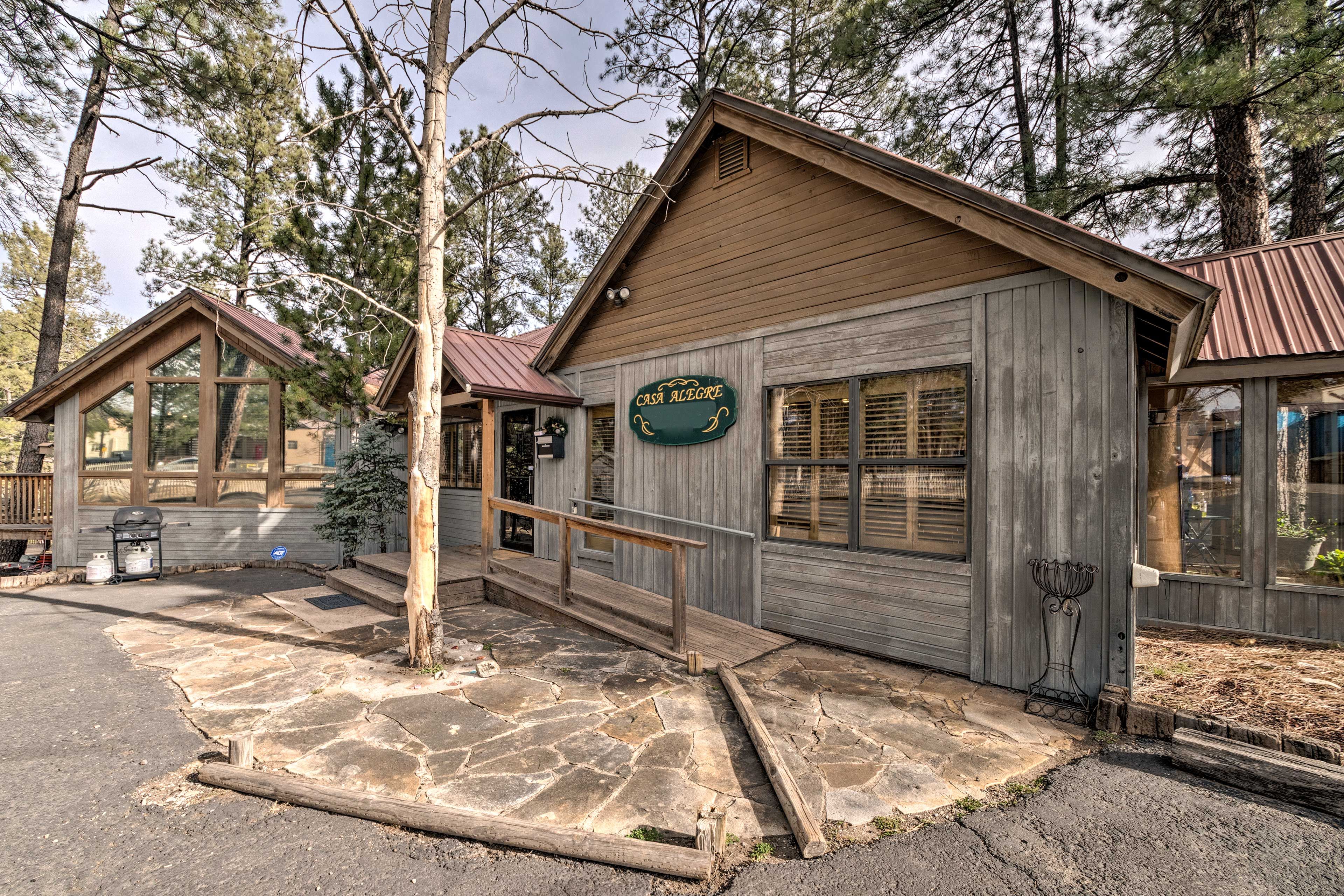 Exterior | Front Entry | Ramp Access | Driveway Parking (6 Vehicles)