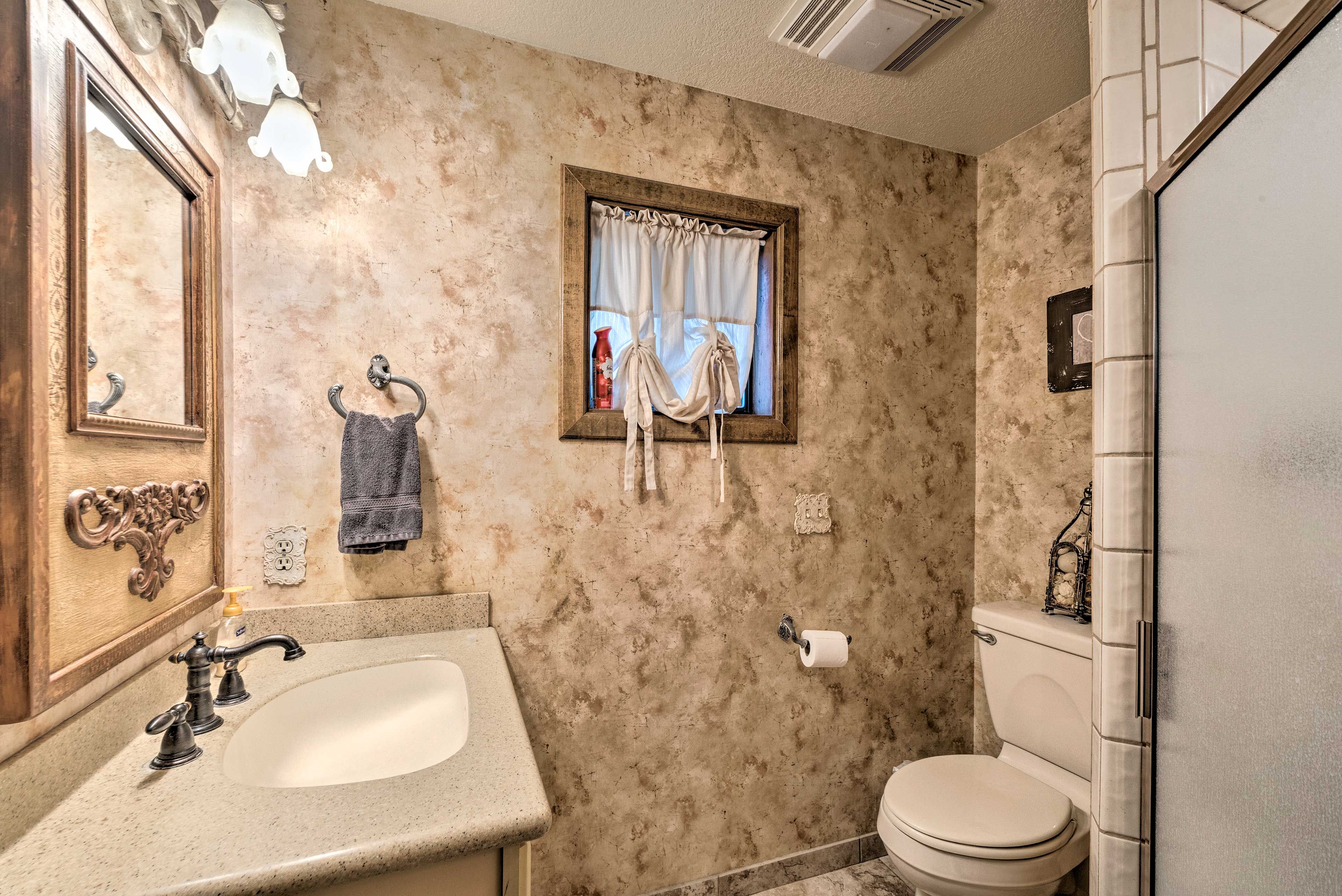 Full Bathroom