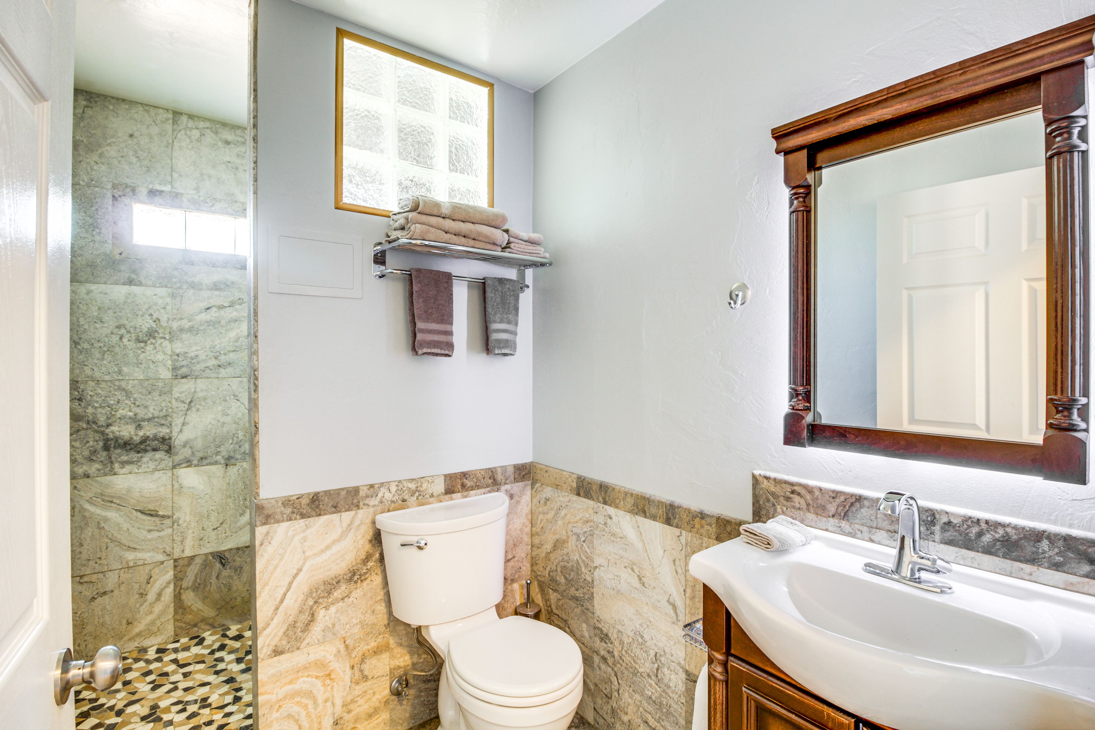 Full Bathroom | Towels & Linens Provided