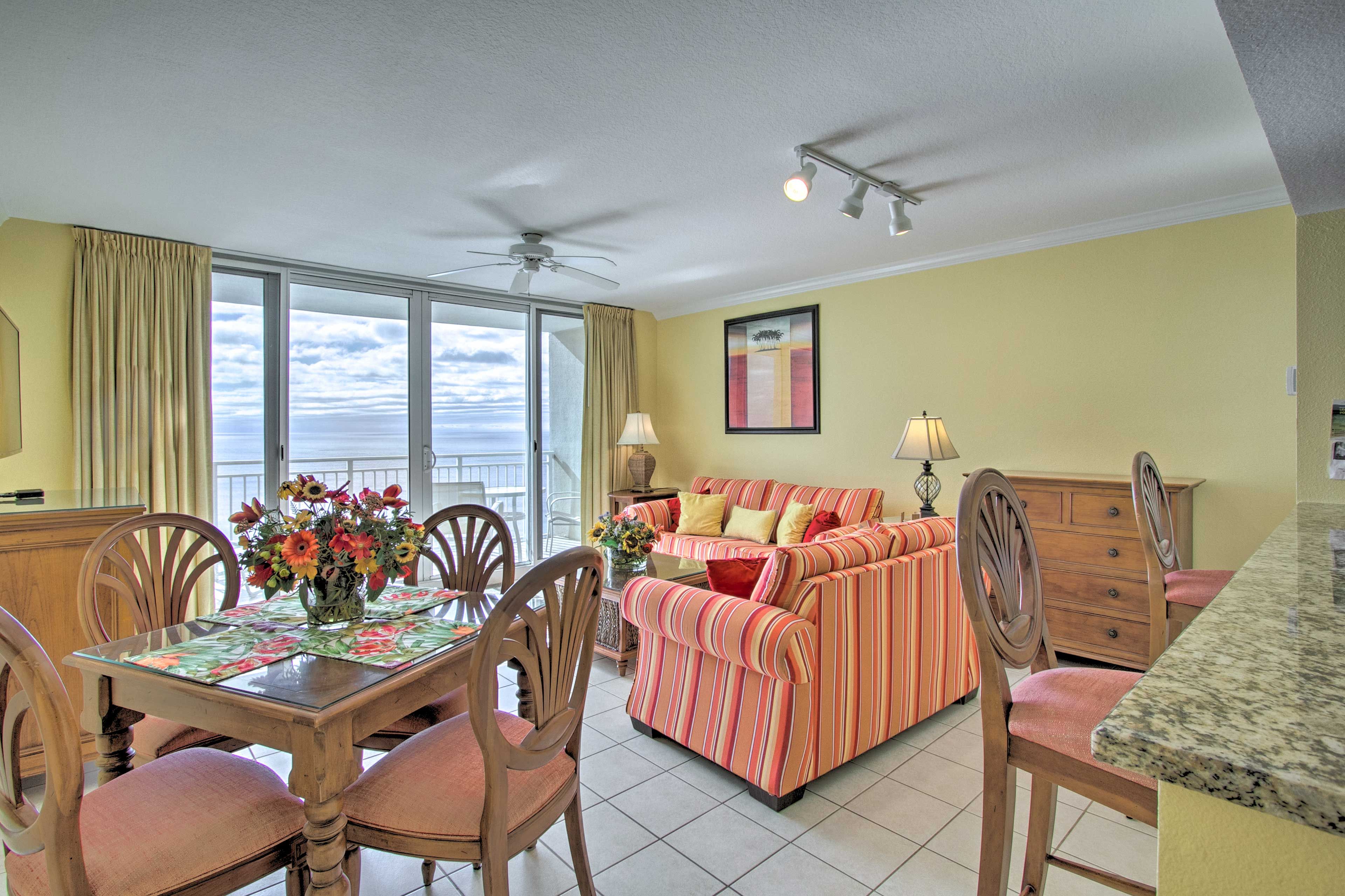 Dining Area | Dishware & Flatware Provided
