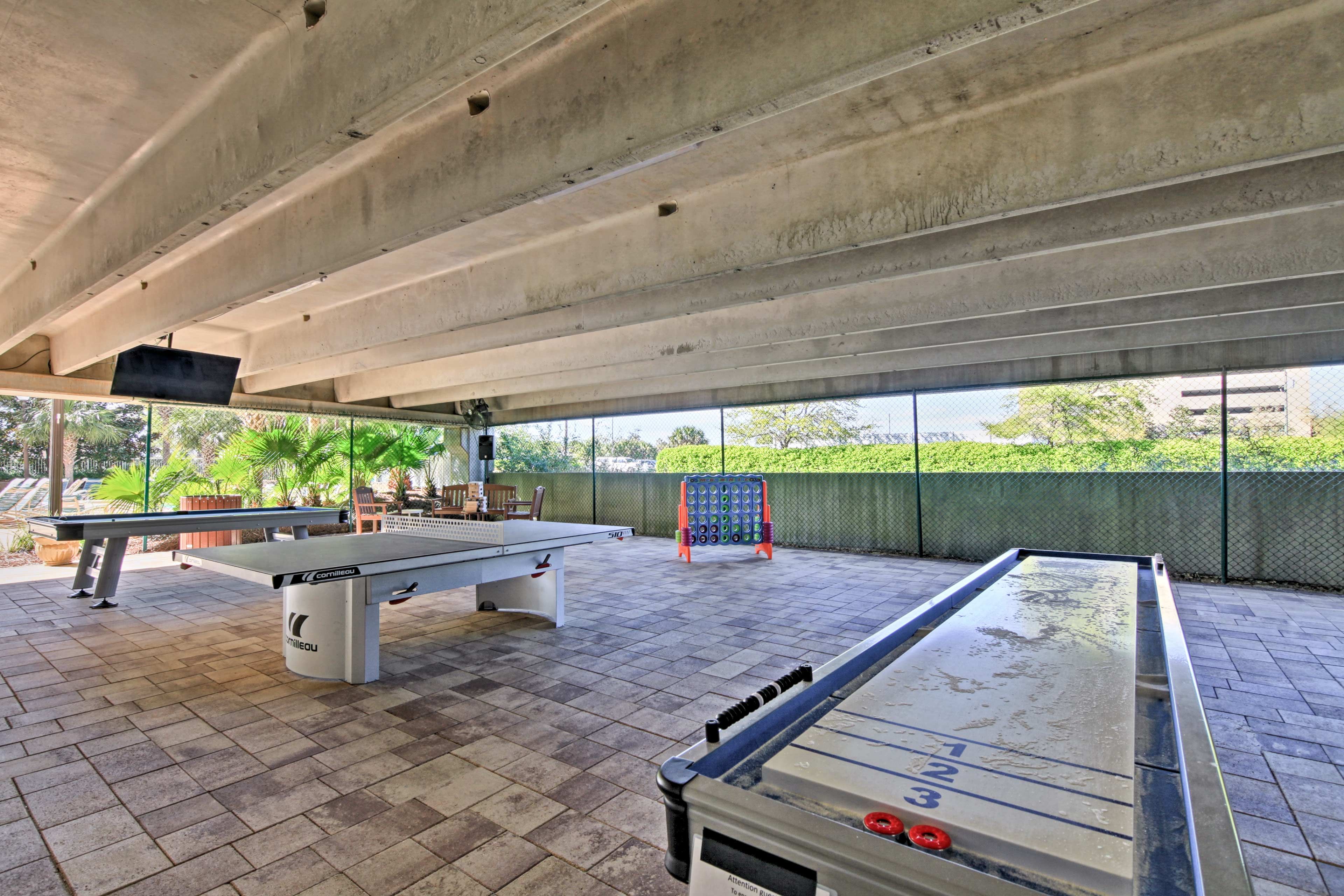 Community Amenities | Game Area | Shuffleboard | Ping Pong Table