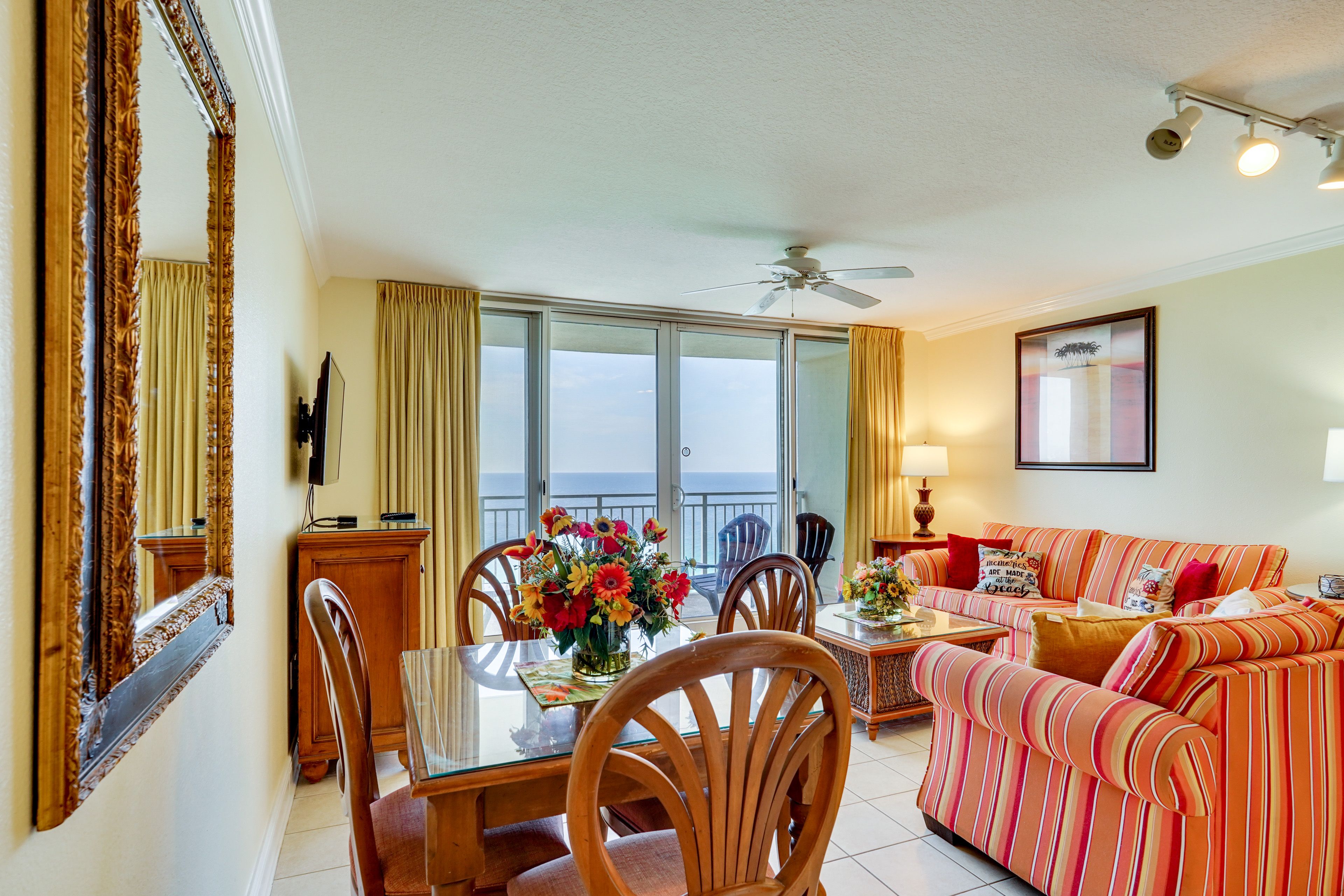 Dining Area | Dishware & Flatware Provided