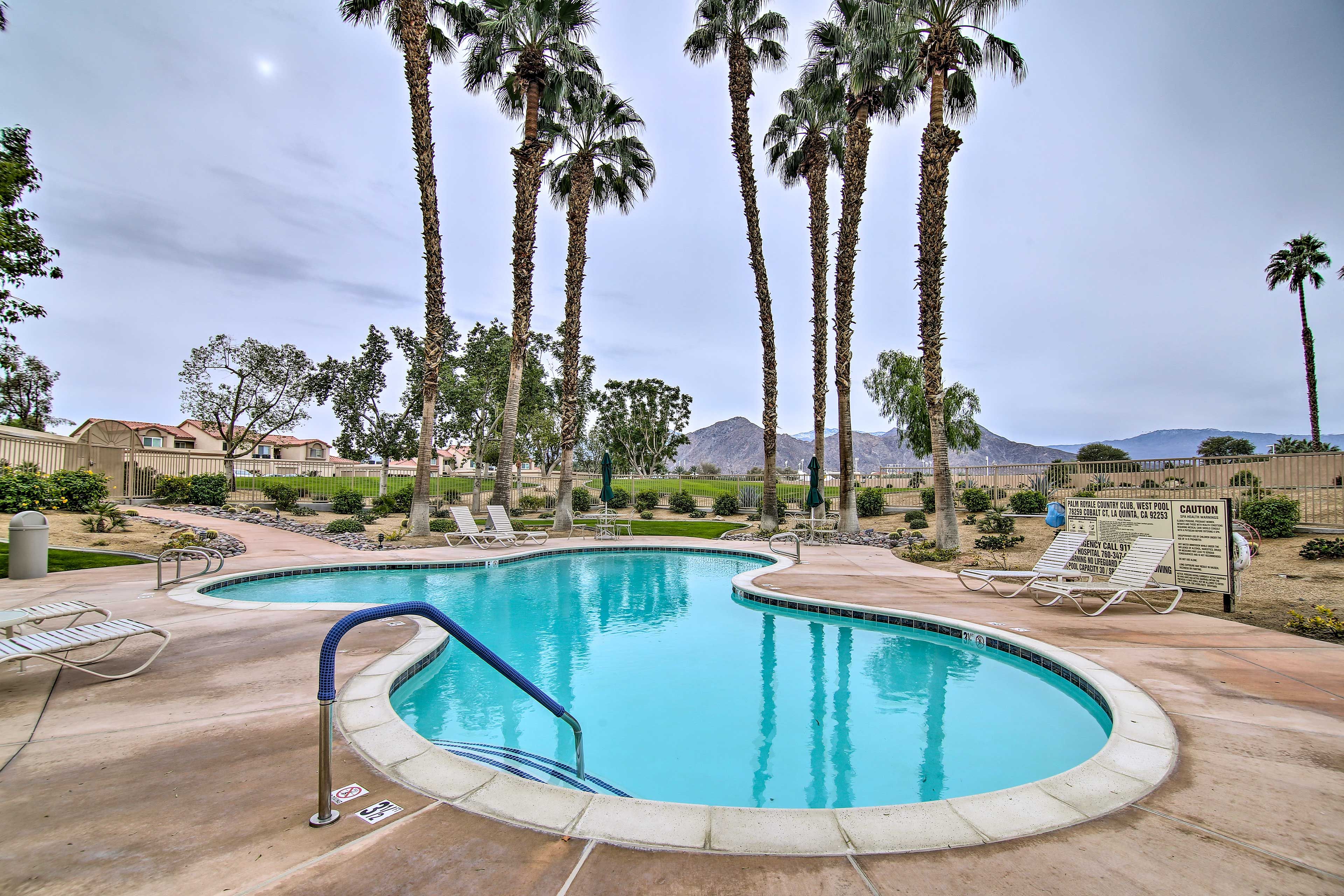 Community Amenities | Outdoor Pool