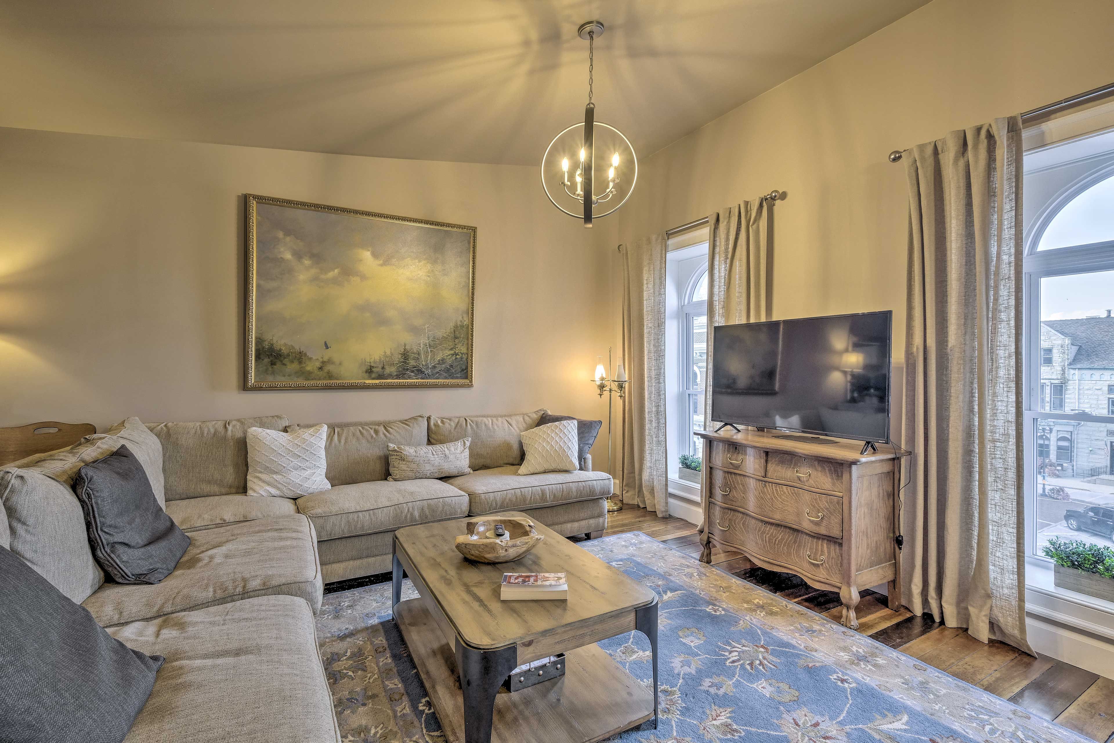Living Area | Smart TV