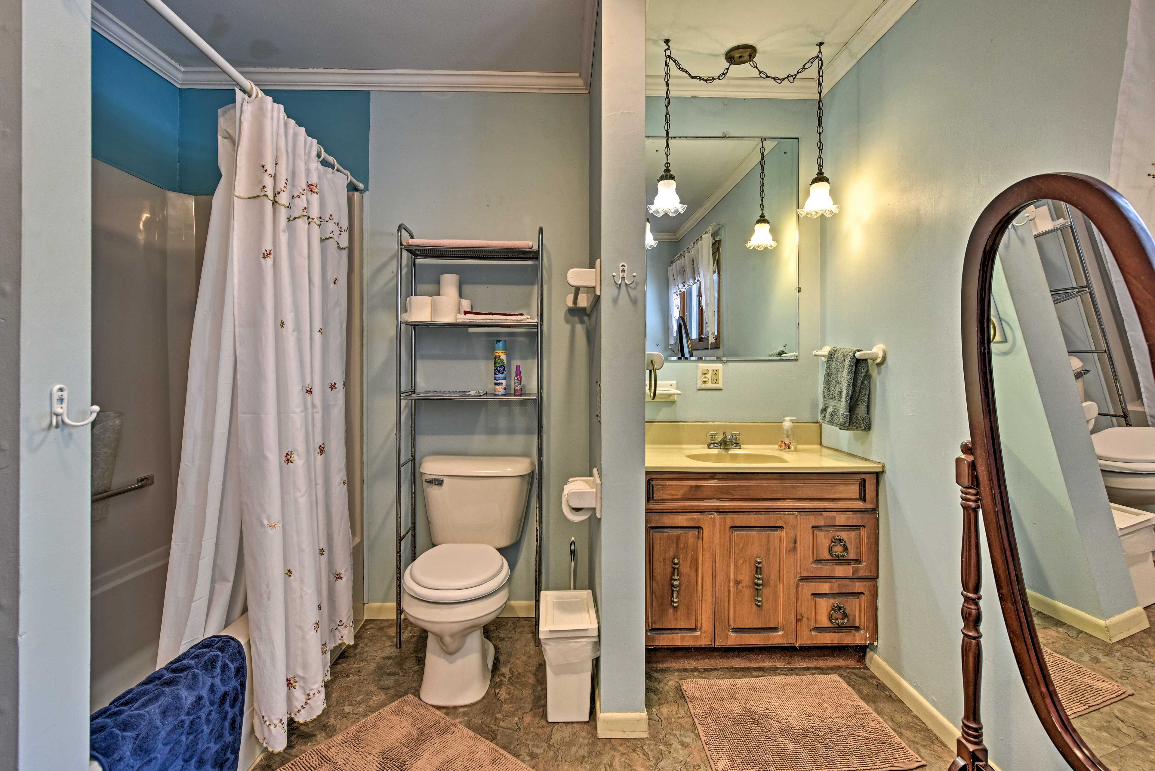 Full Bathroom