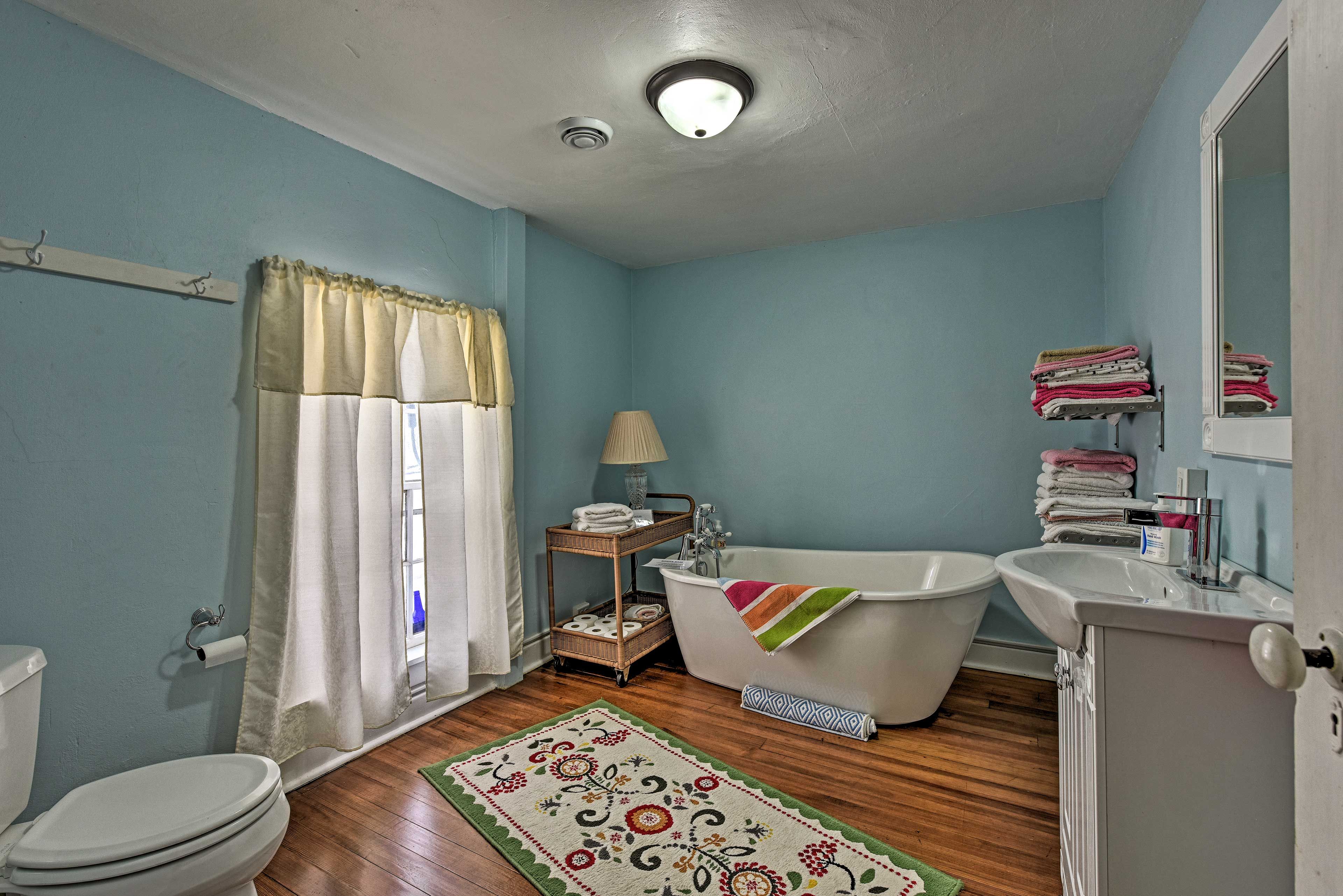 Full Bathroom