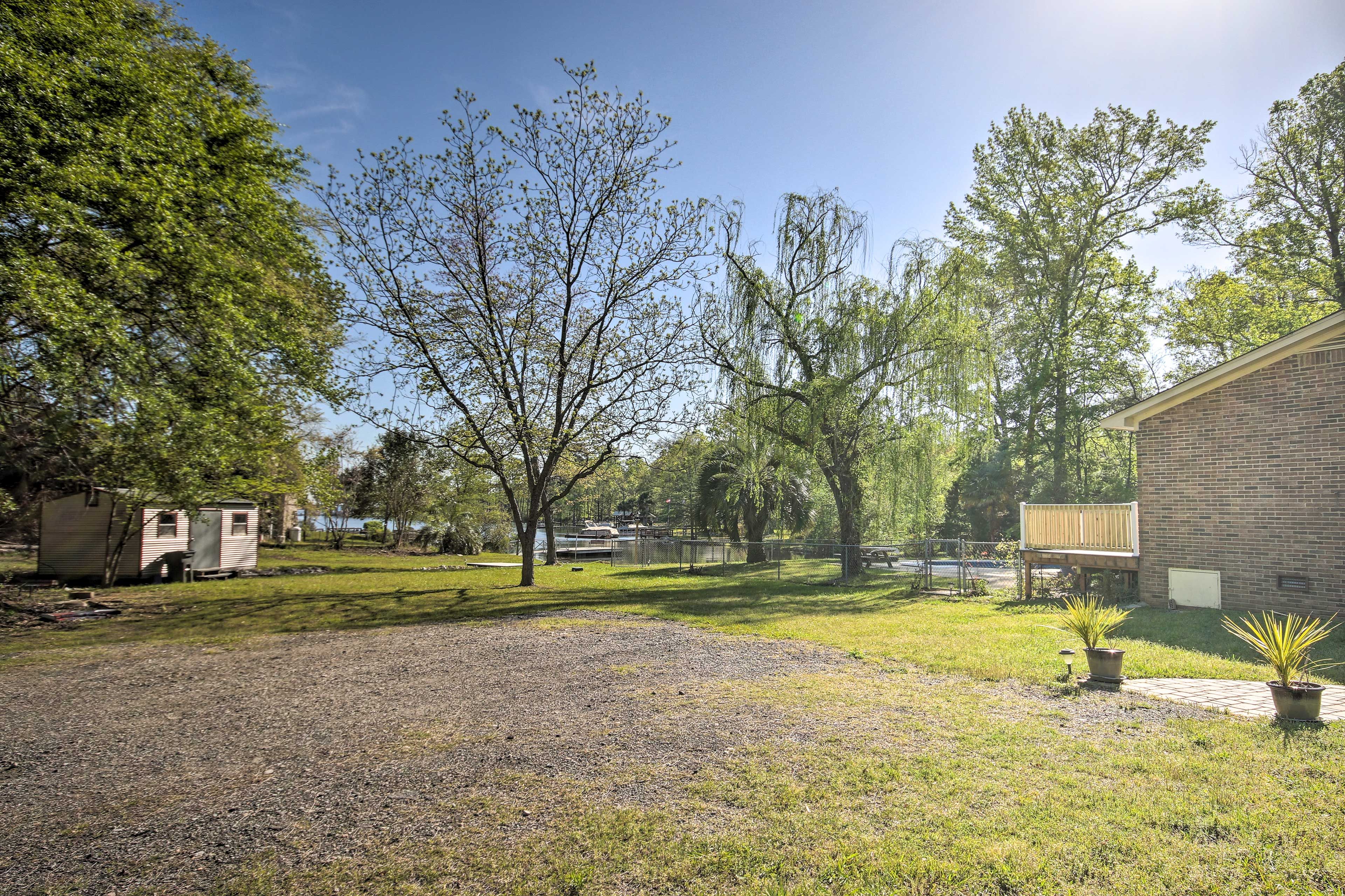 Parking | Driveway (6 Vehicles)
