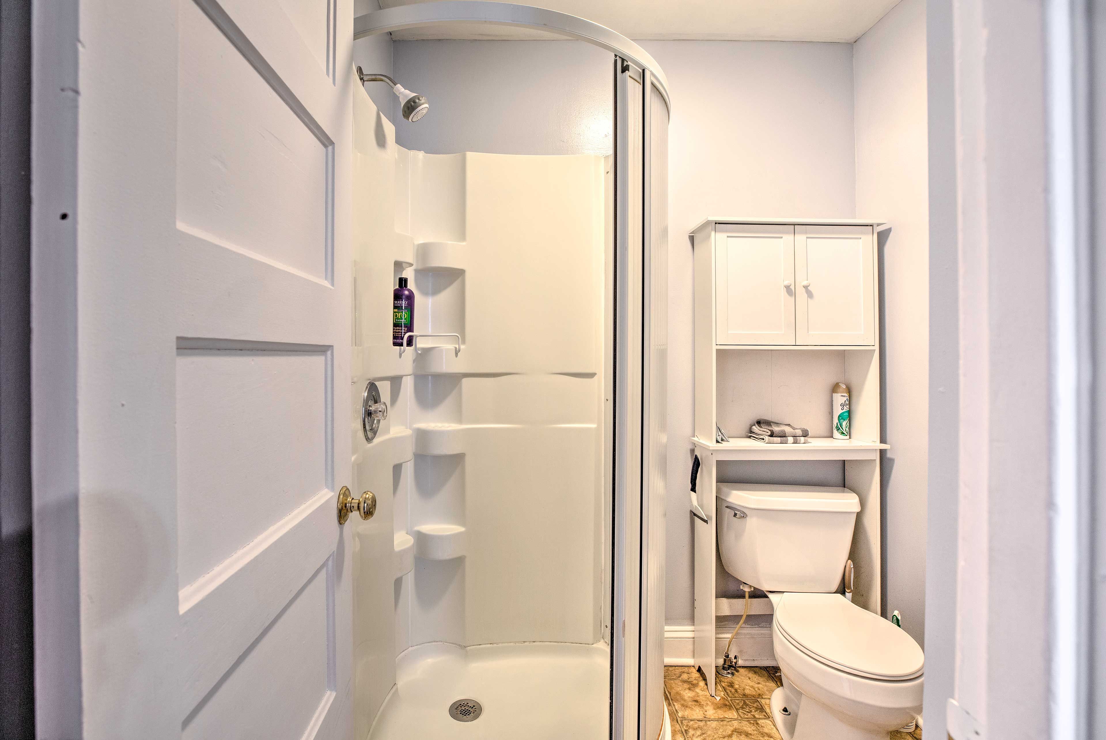 The unit has 1 bathroom.
