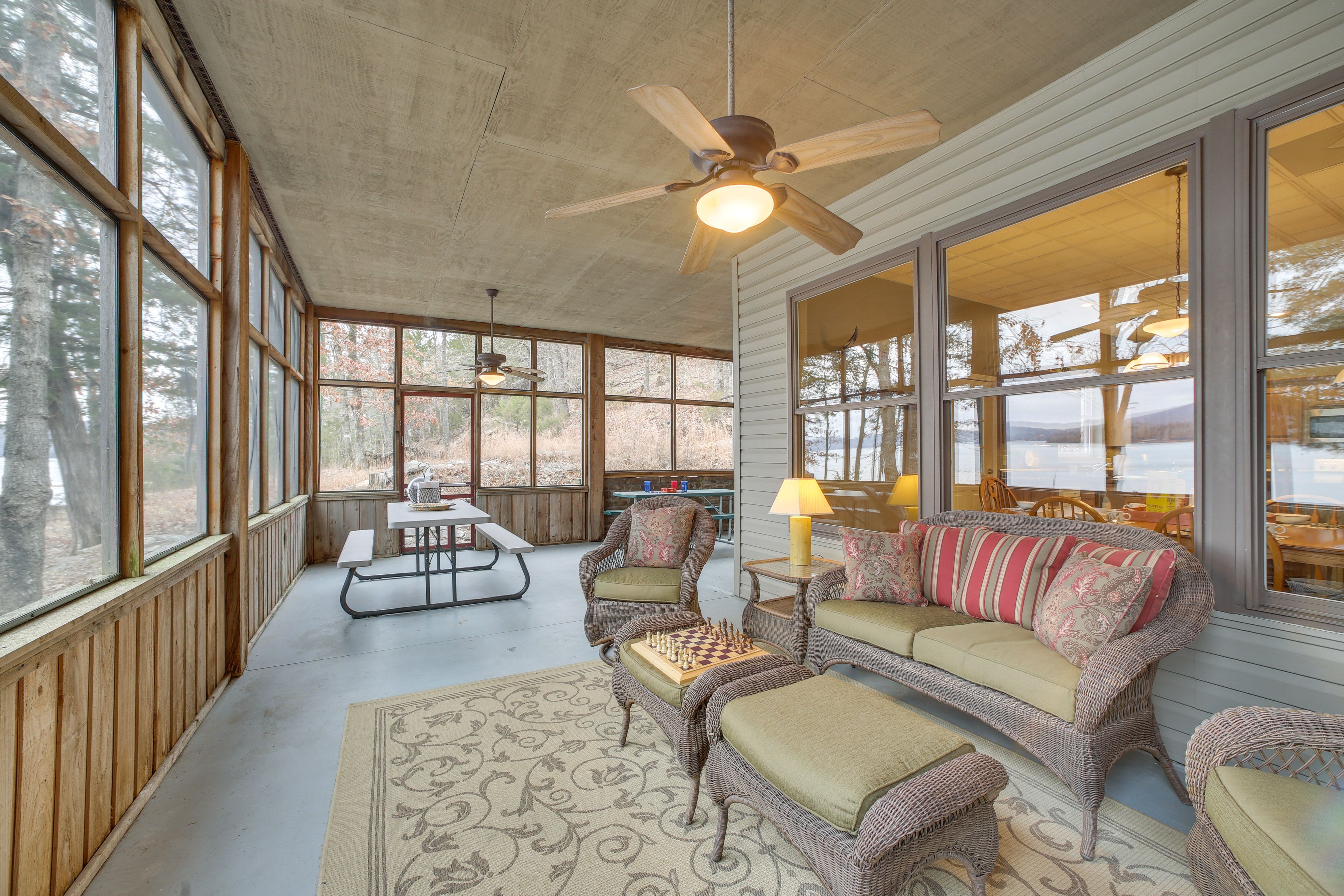 Screened Porch | Gas Grill