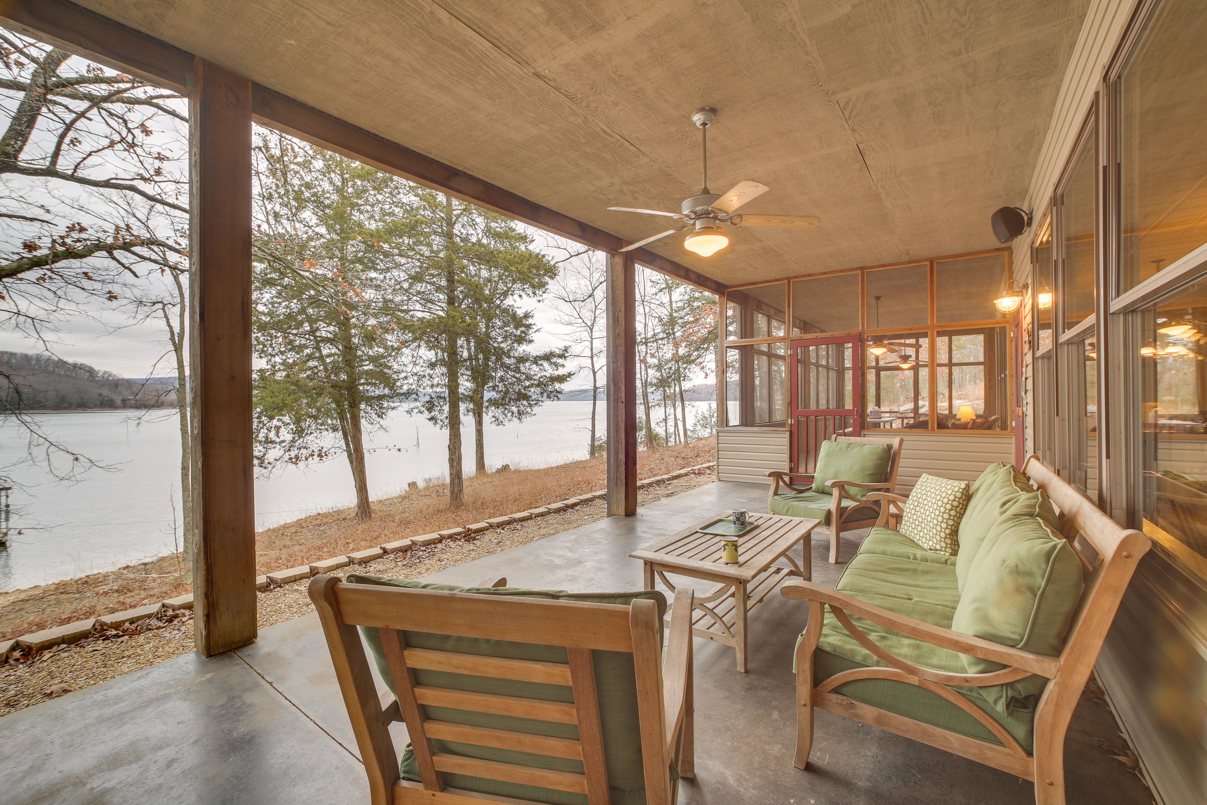 Garfield Vacation Rental | 4BR | 3BA | 2,400 Sq Ft | Step-Free Access