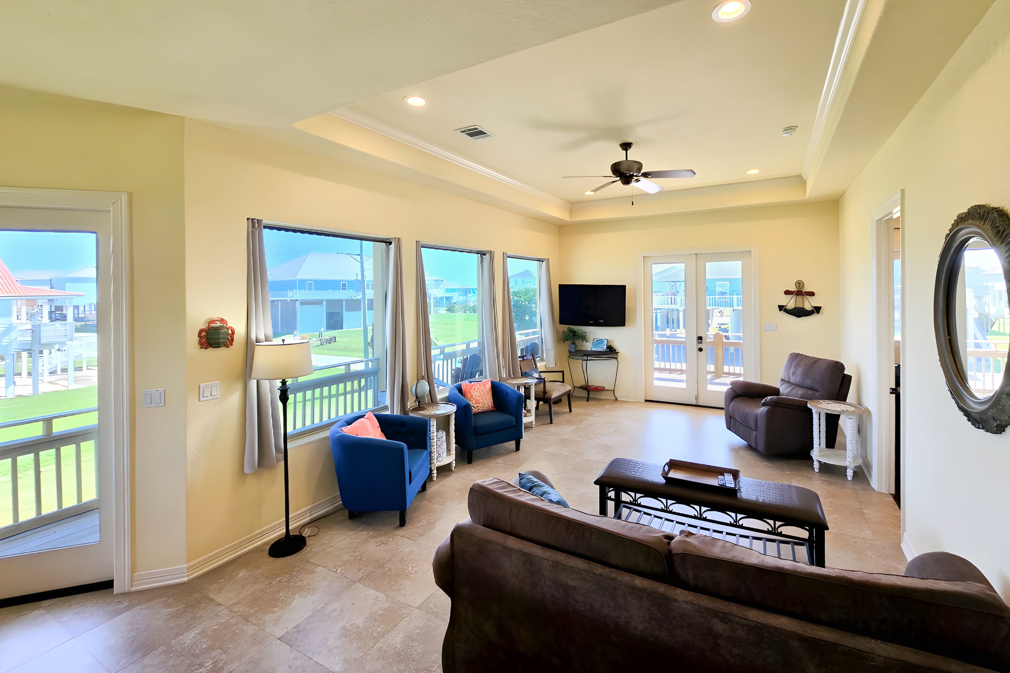 Living Room | Central Heating & A/C | Beach Décor