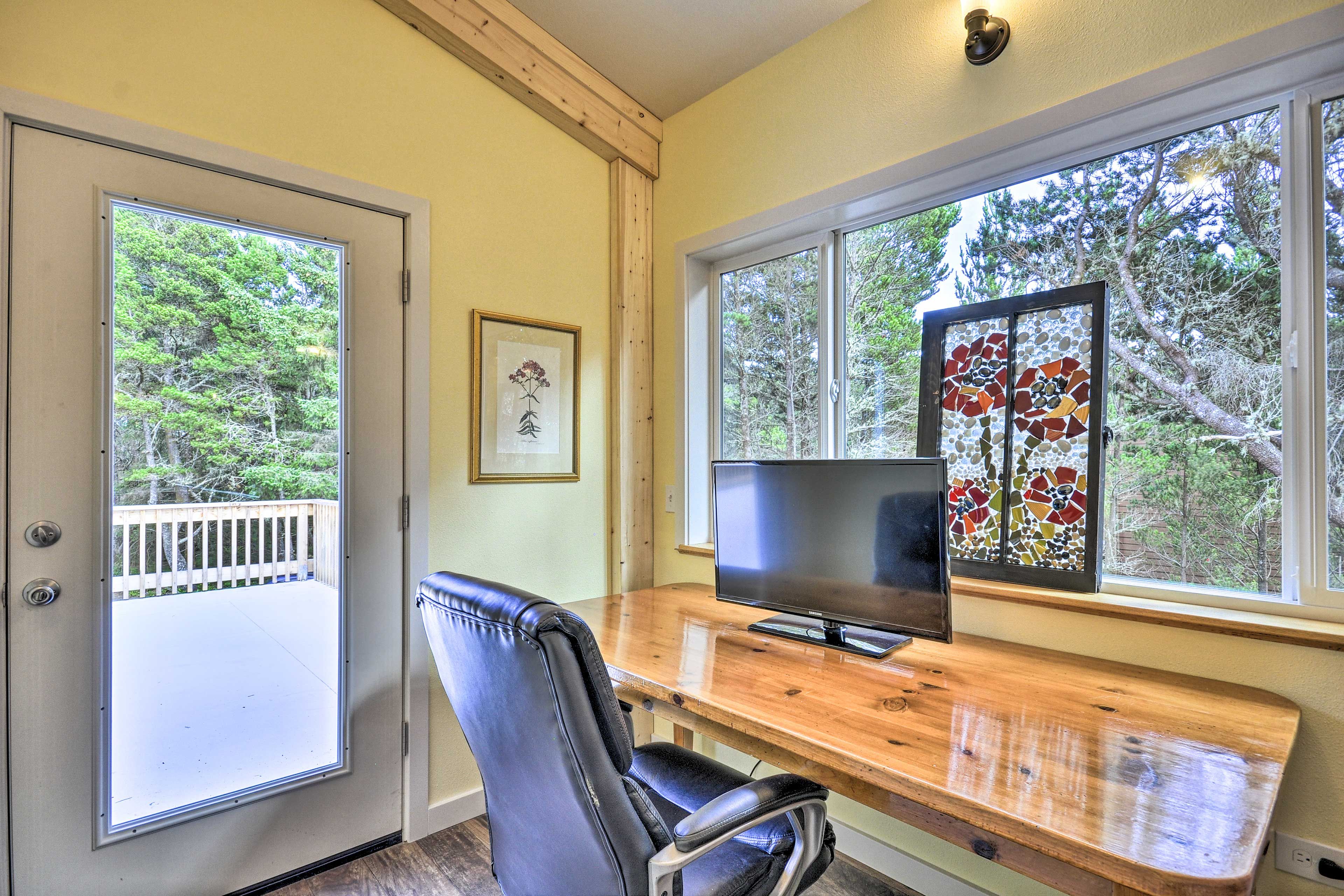 Upstairs Living Room | Desk