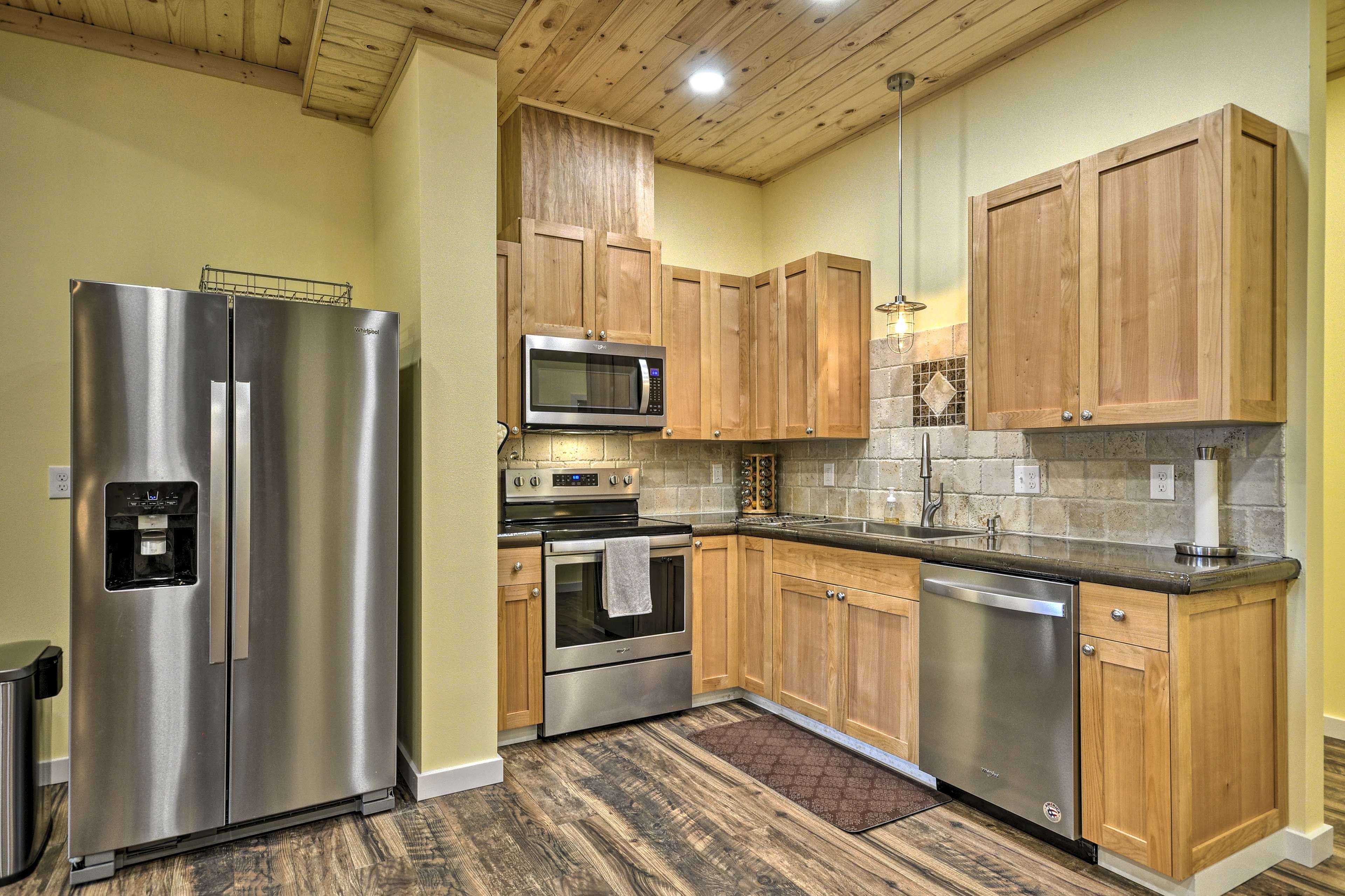 Fully Equipped Kitchen 2