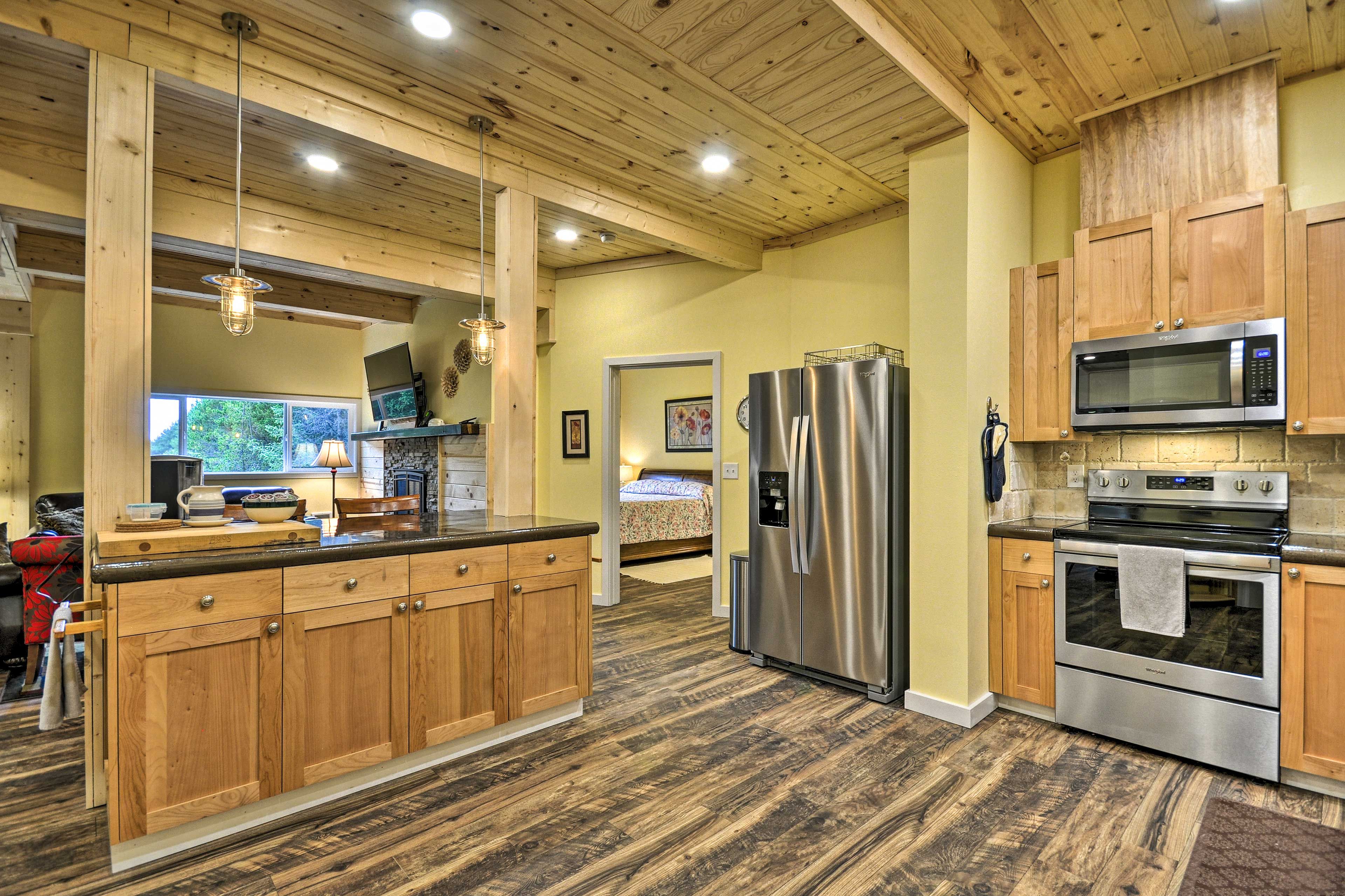 Fully Equipped Kitchen 2 | Top Appliances