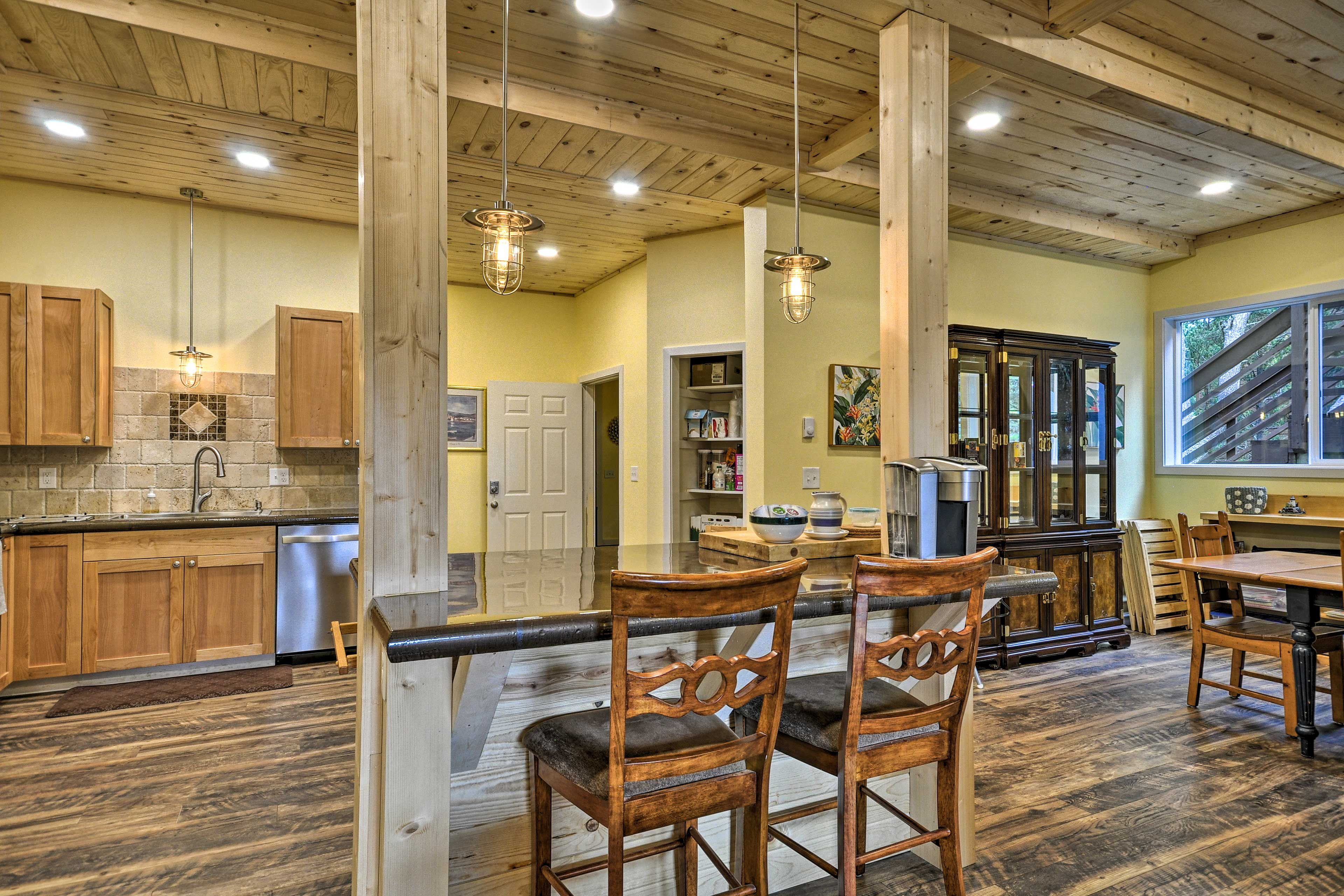 Fully Equipped Kitchen 2 | Breakfast Bar