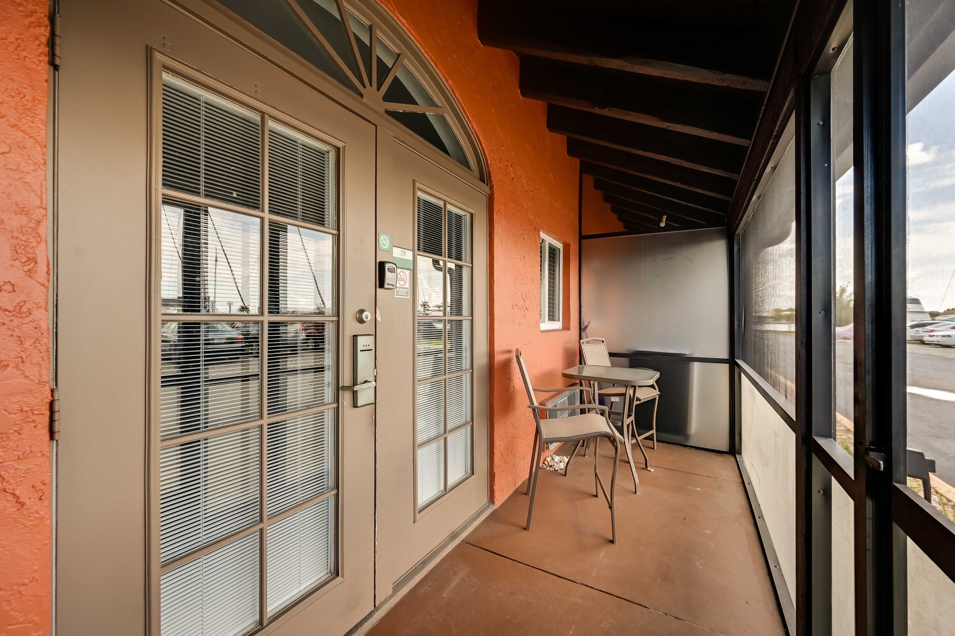 Screened Porch | Marina Views