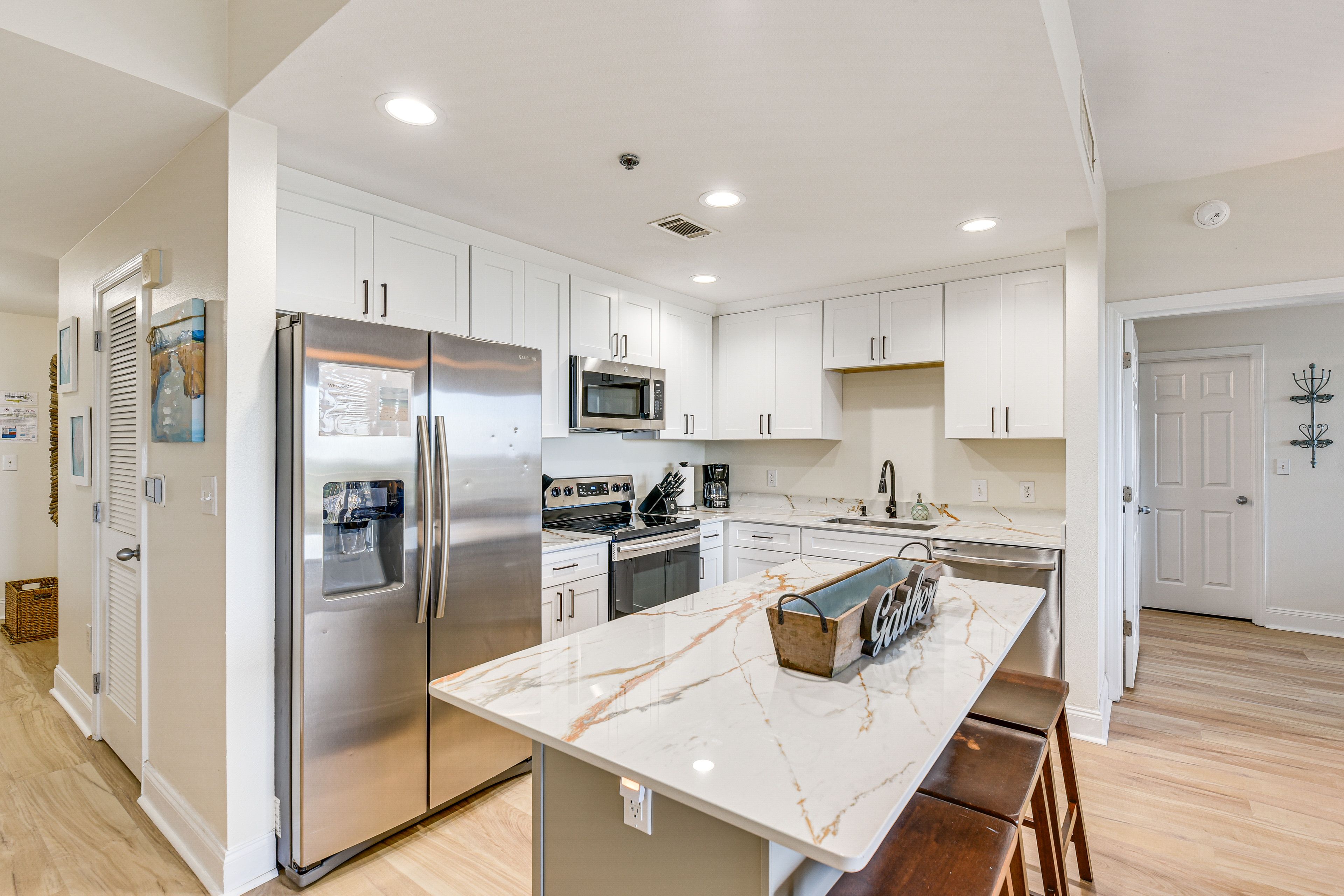 Kitchen | Cooking Basics | Breakfast Bar