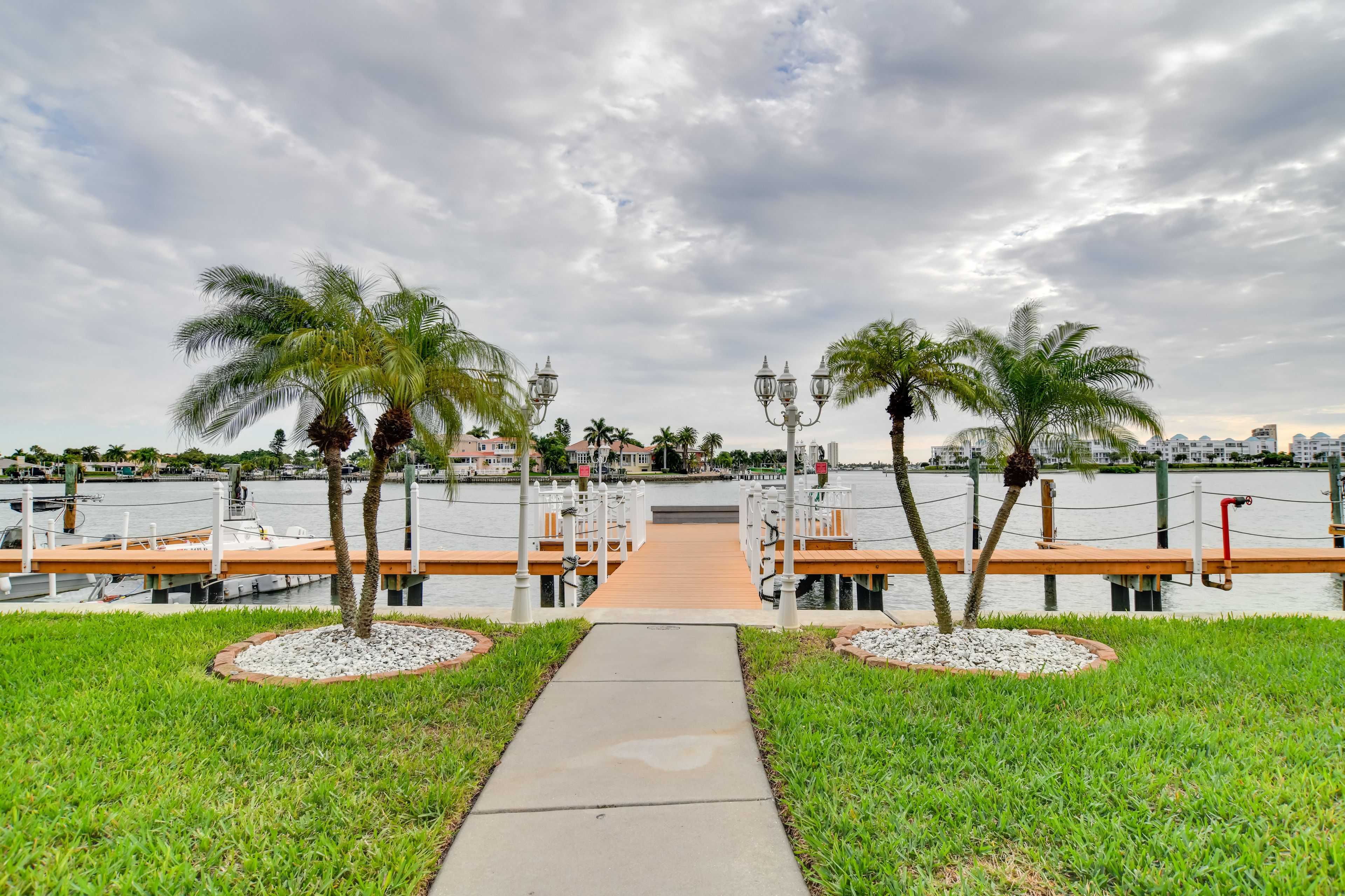 Community Amenities | Dock