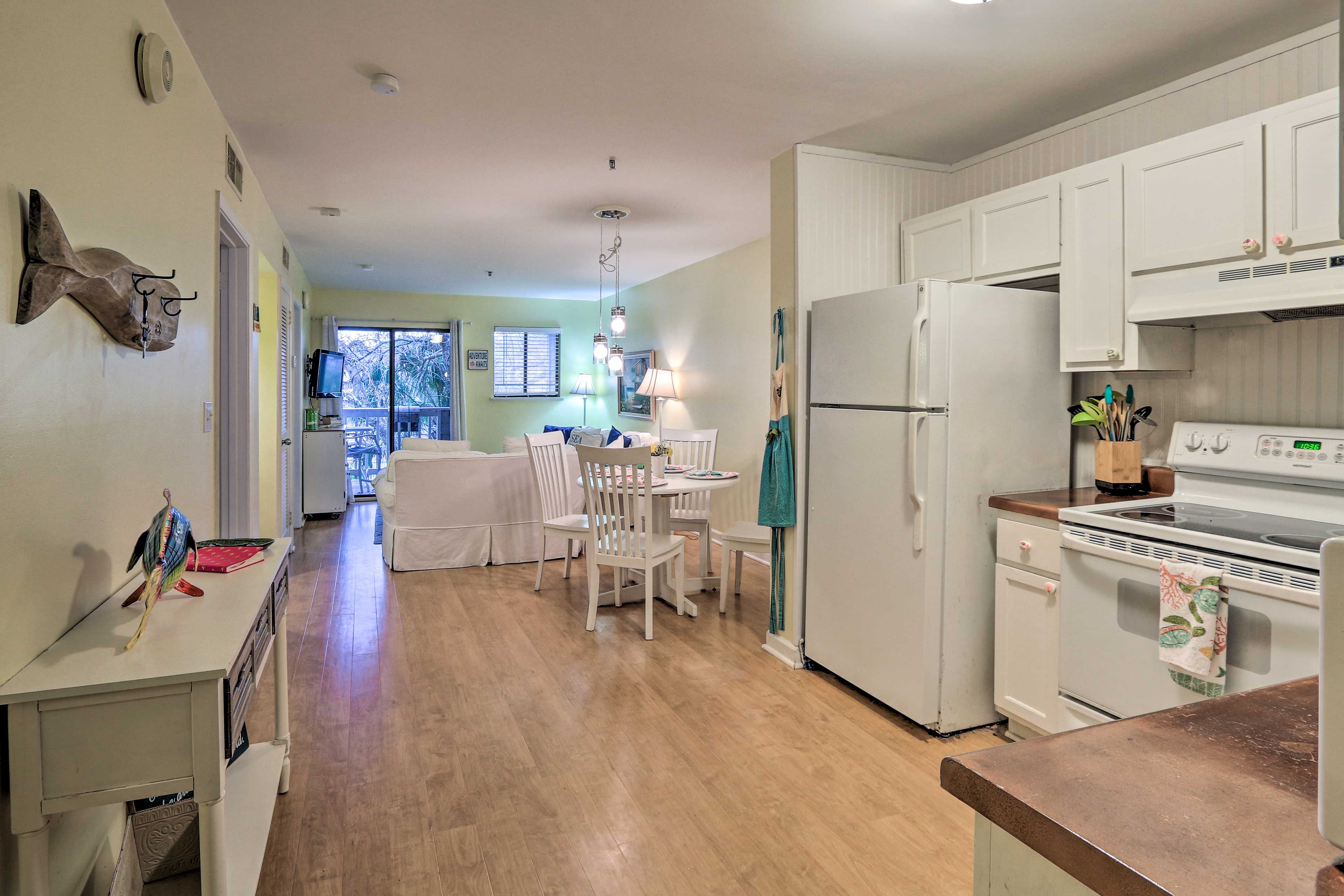 An open floor plan makes it easy to stay connected all vacation long.