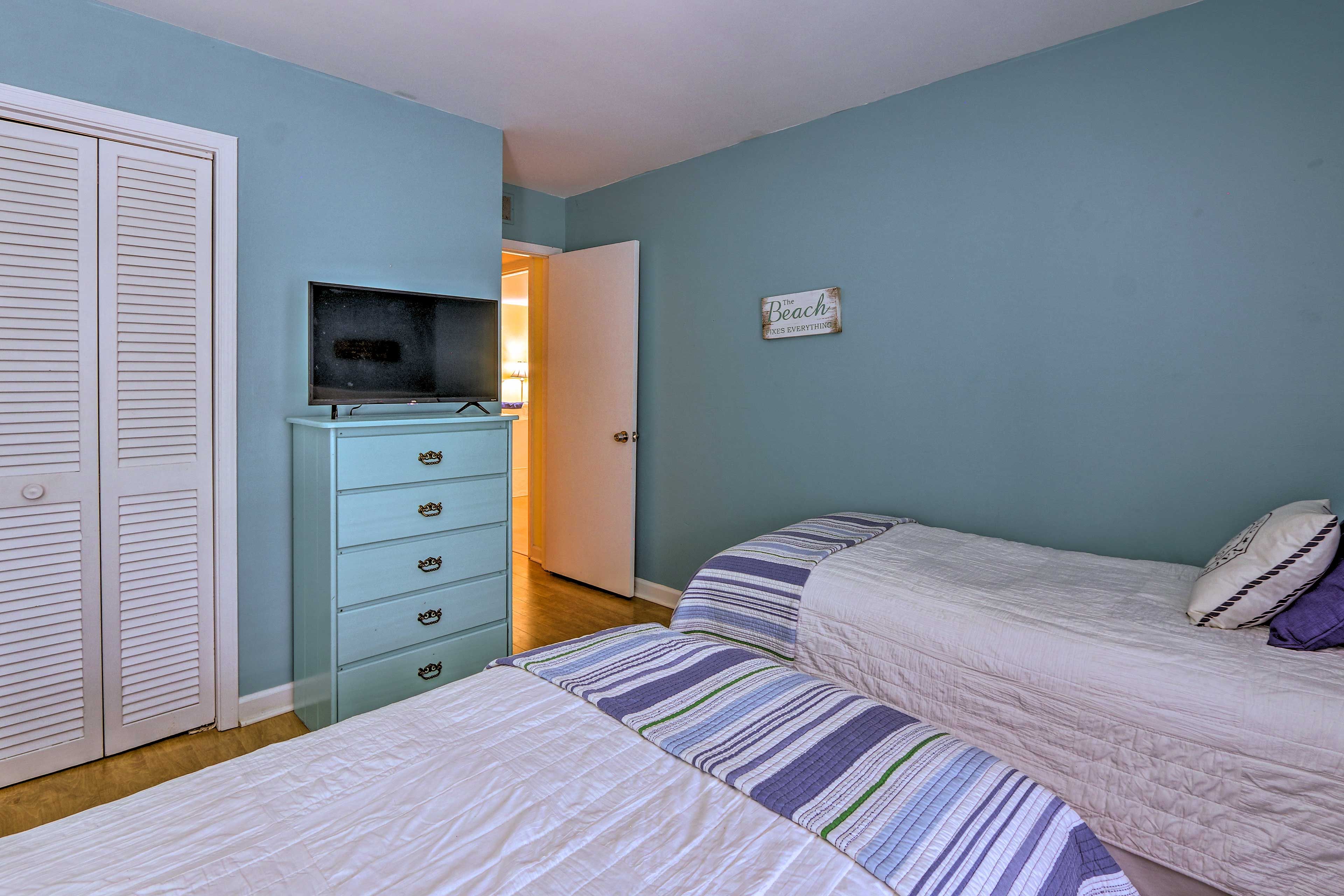 Your kids will love having nighttime entertainment in this room.