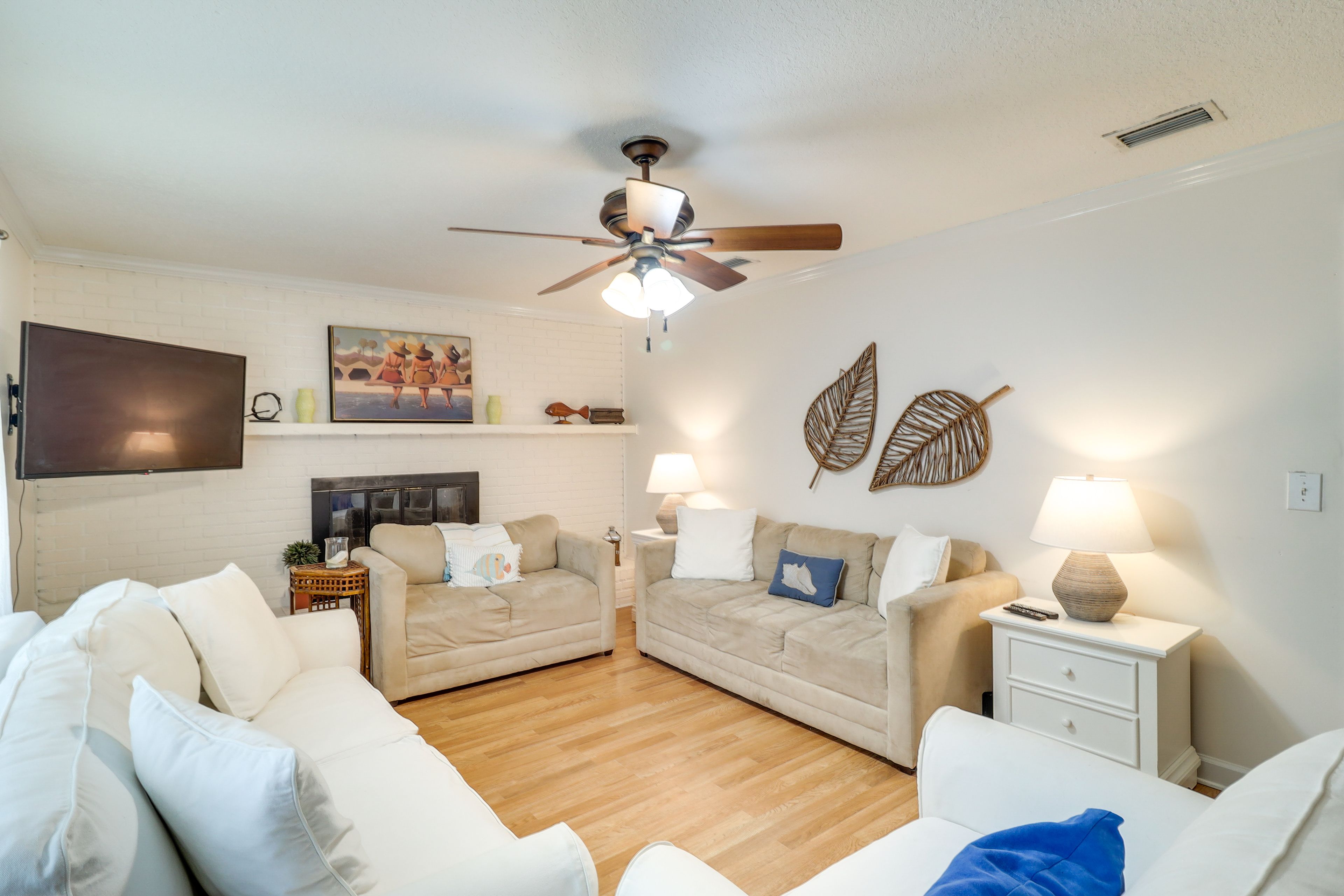Living Room | Free WiFi