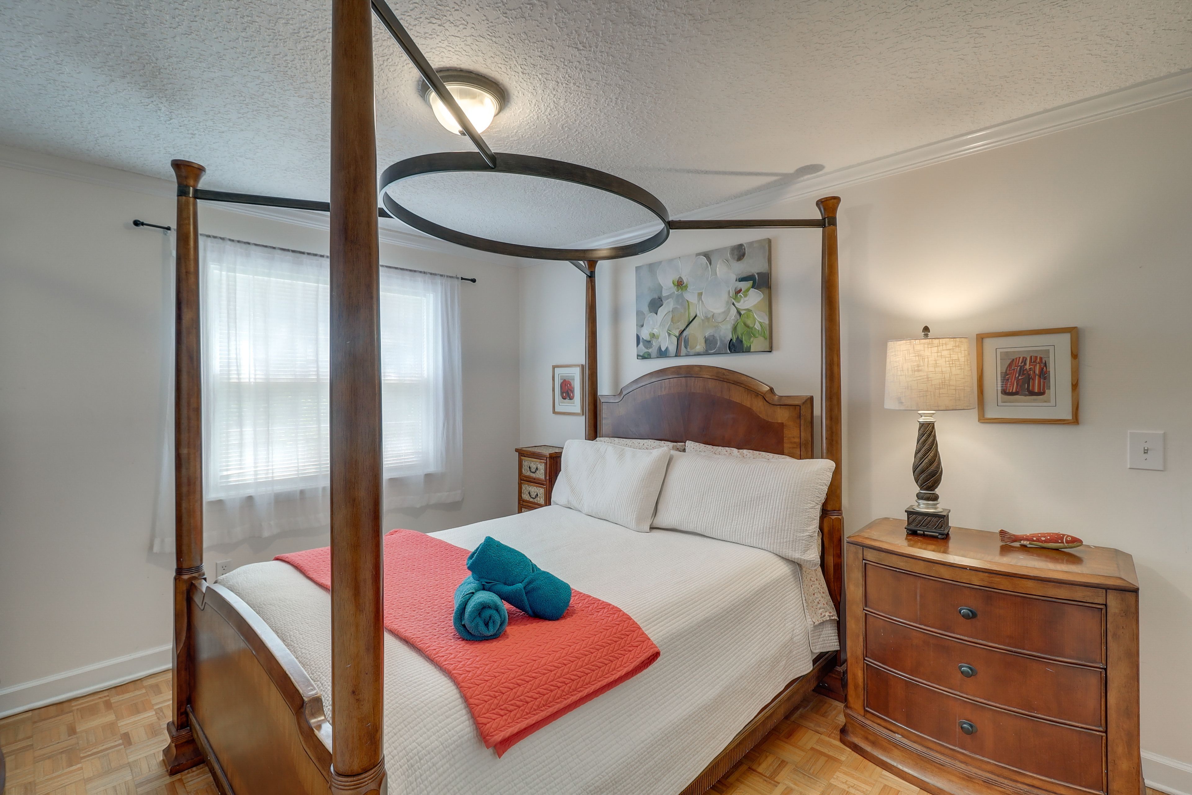 Bedroom 2 | Queen Bed