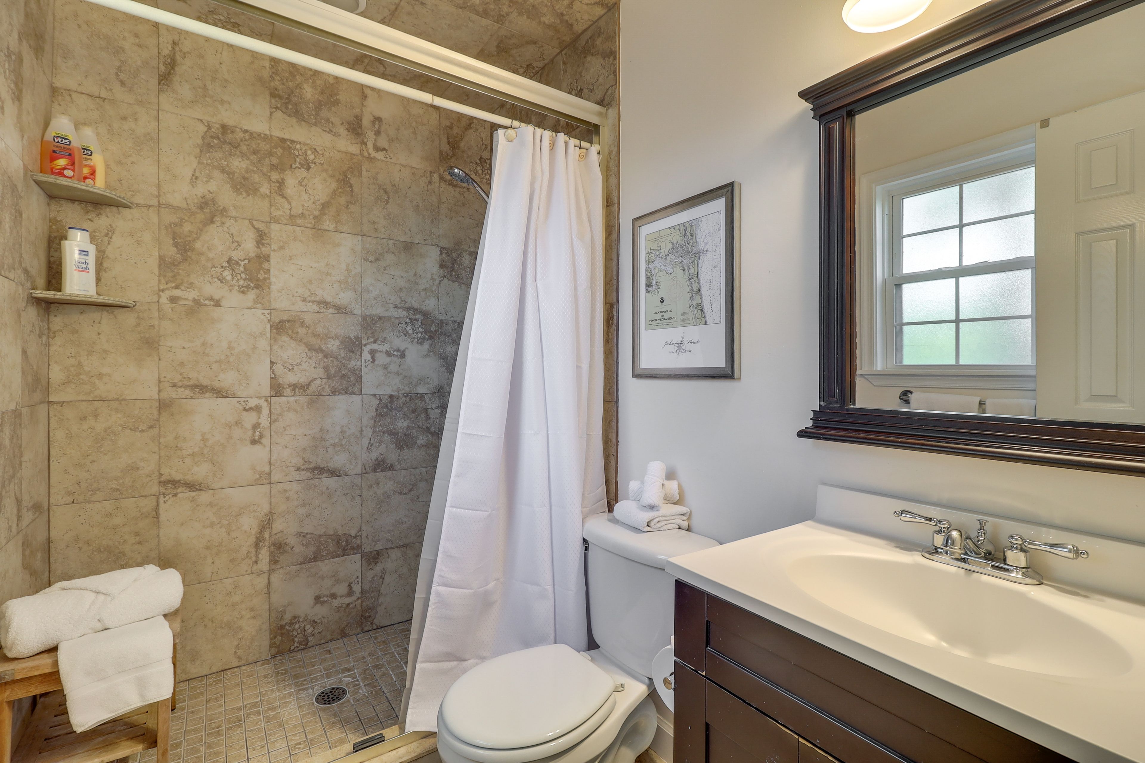 Full Bathroom | Towels & Linens Provided
