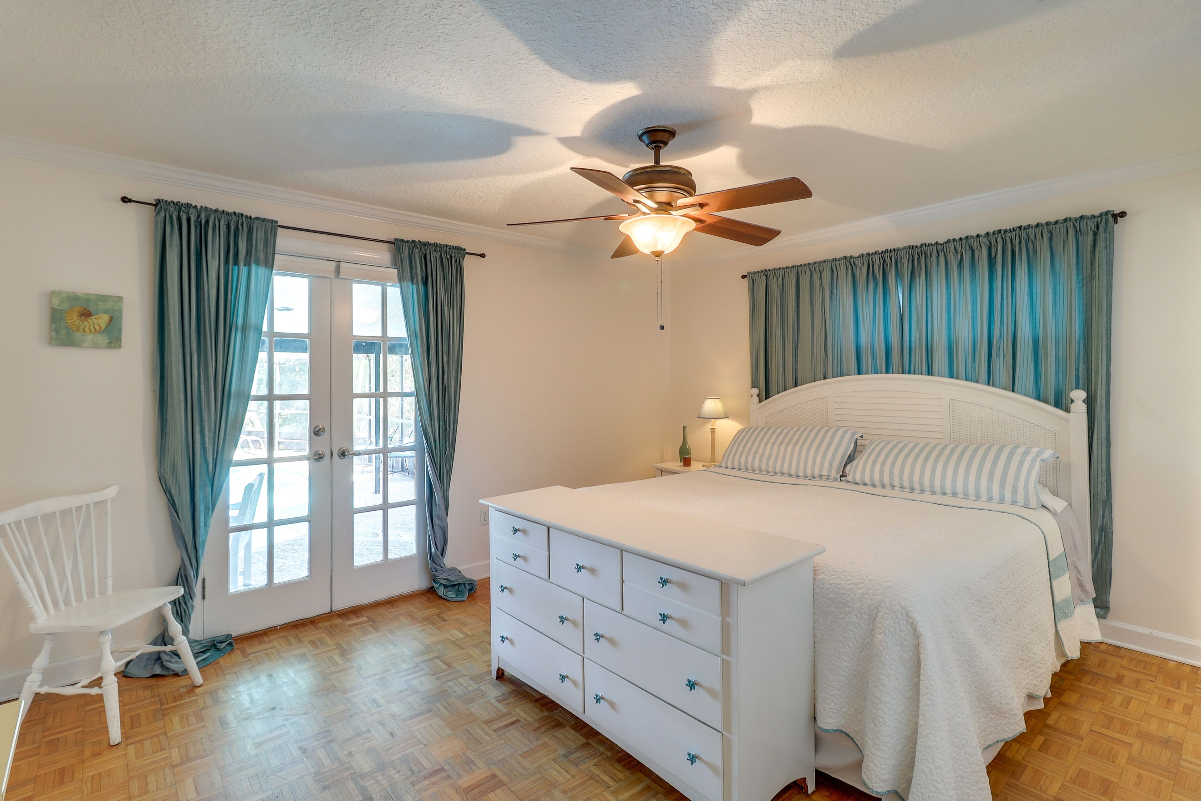 Bedroom 1 | King Bed