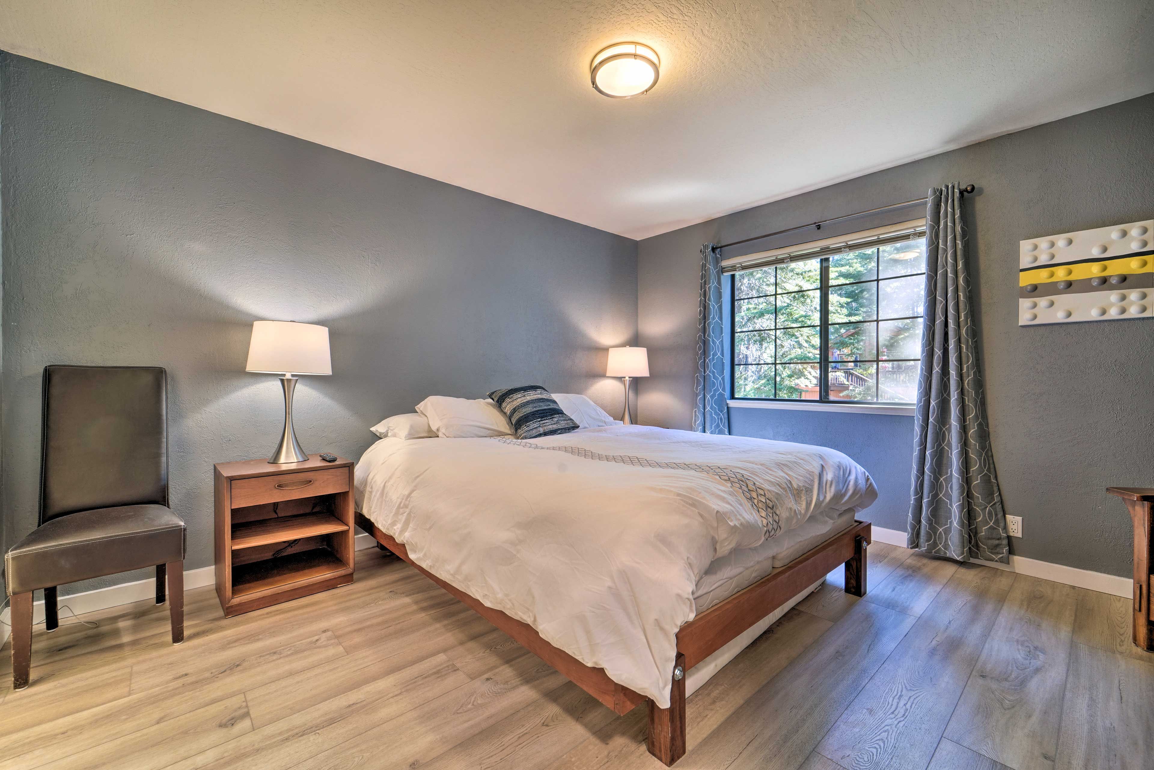 Bedroom 1 | California King Bed | En-Suite Bathroom
