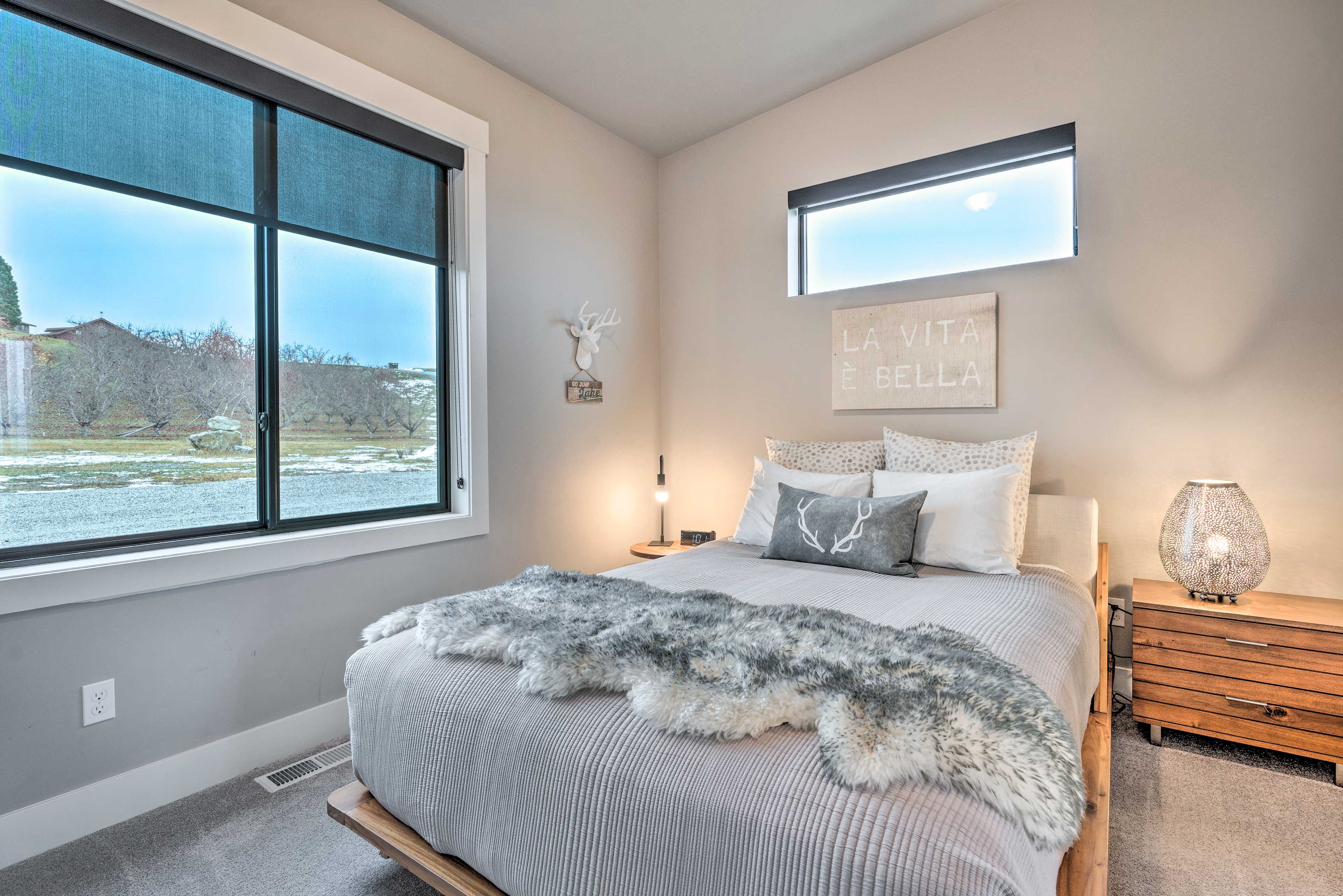 Bedroom 3 | Queen Bed
