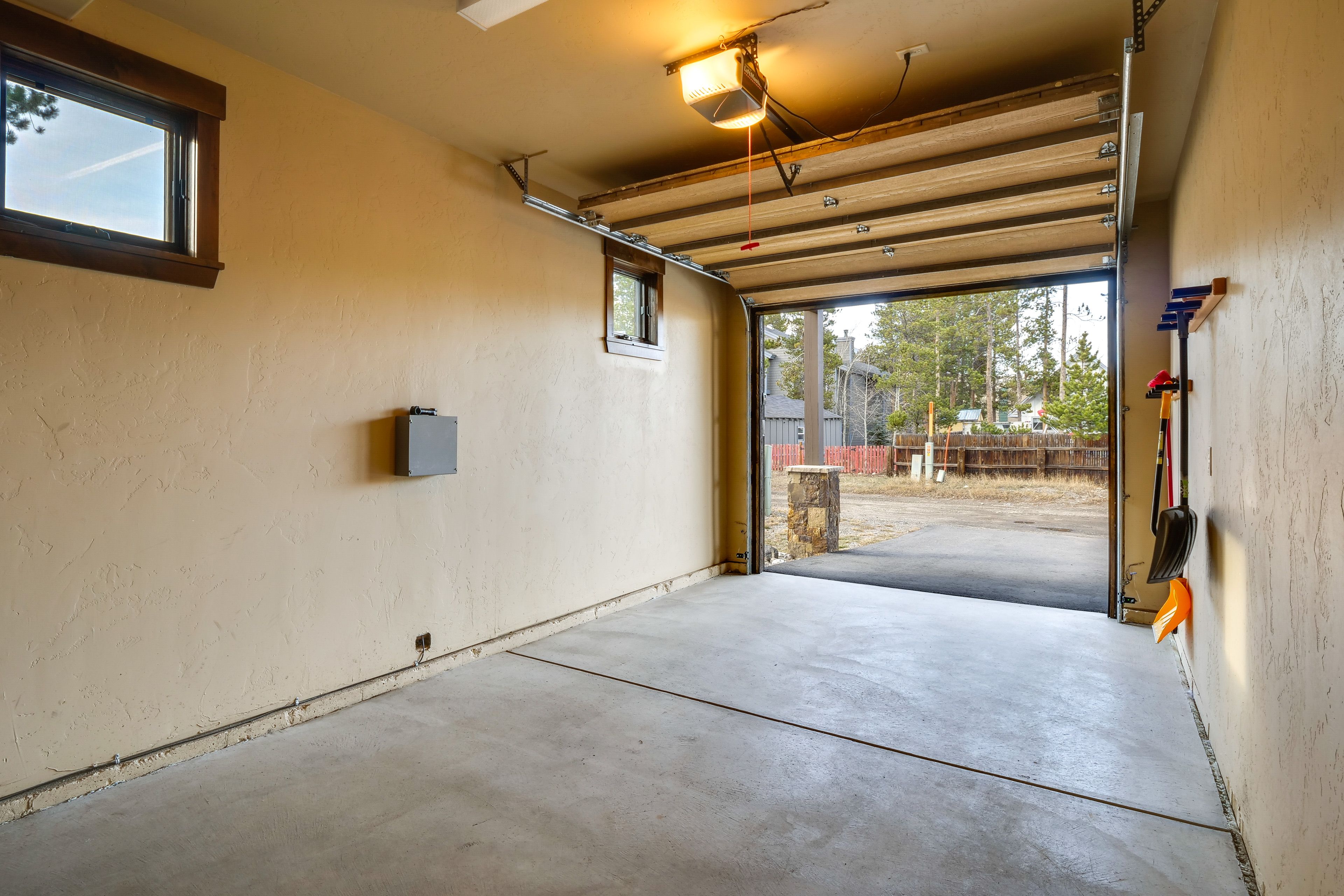 Driveway Parking | 1 Vehicle | Garage Parking | 1 Vehicle