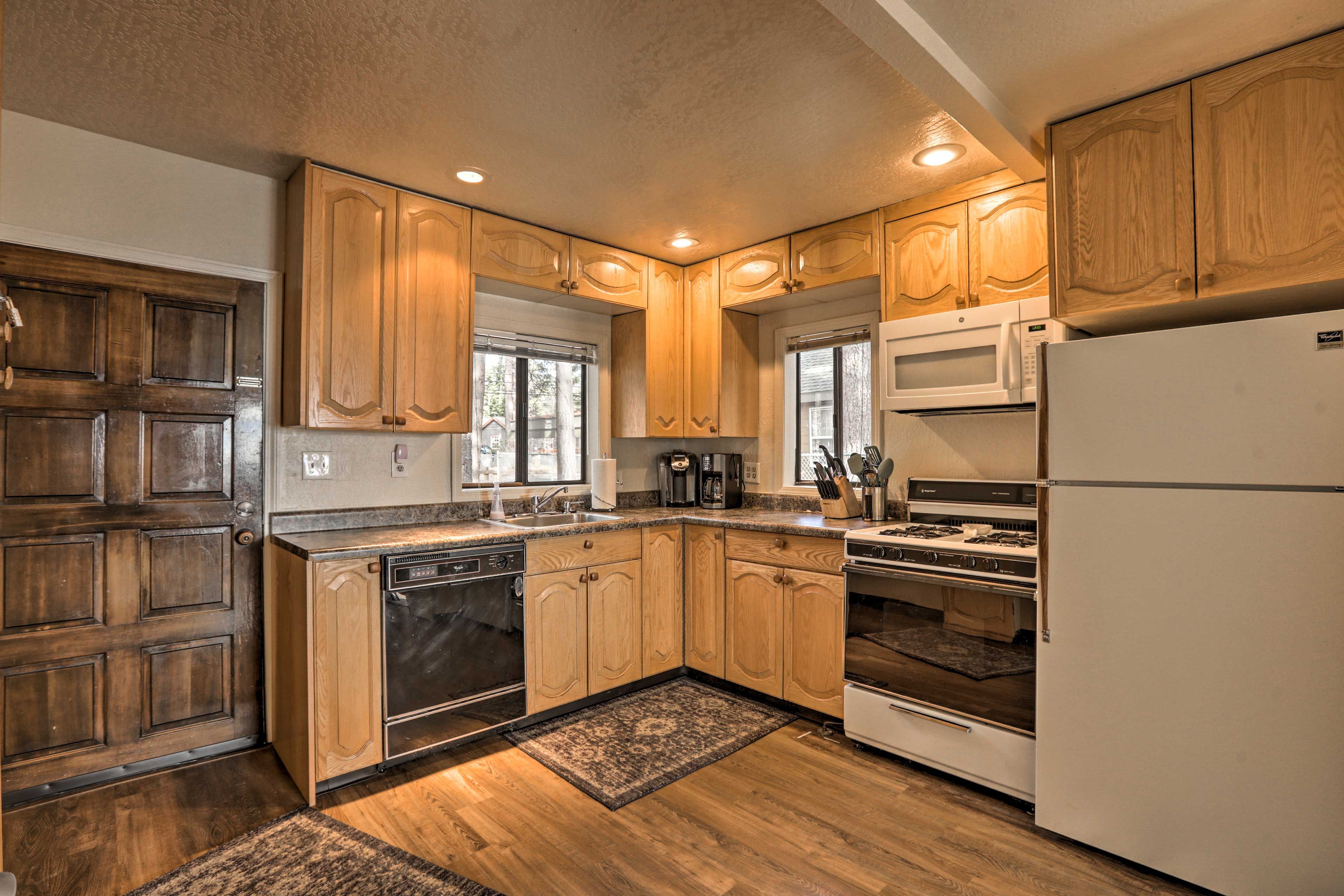 Stock the cabinets with your favorite après-ski snacks and beverages.