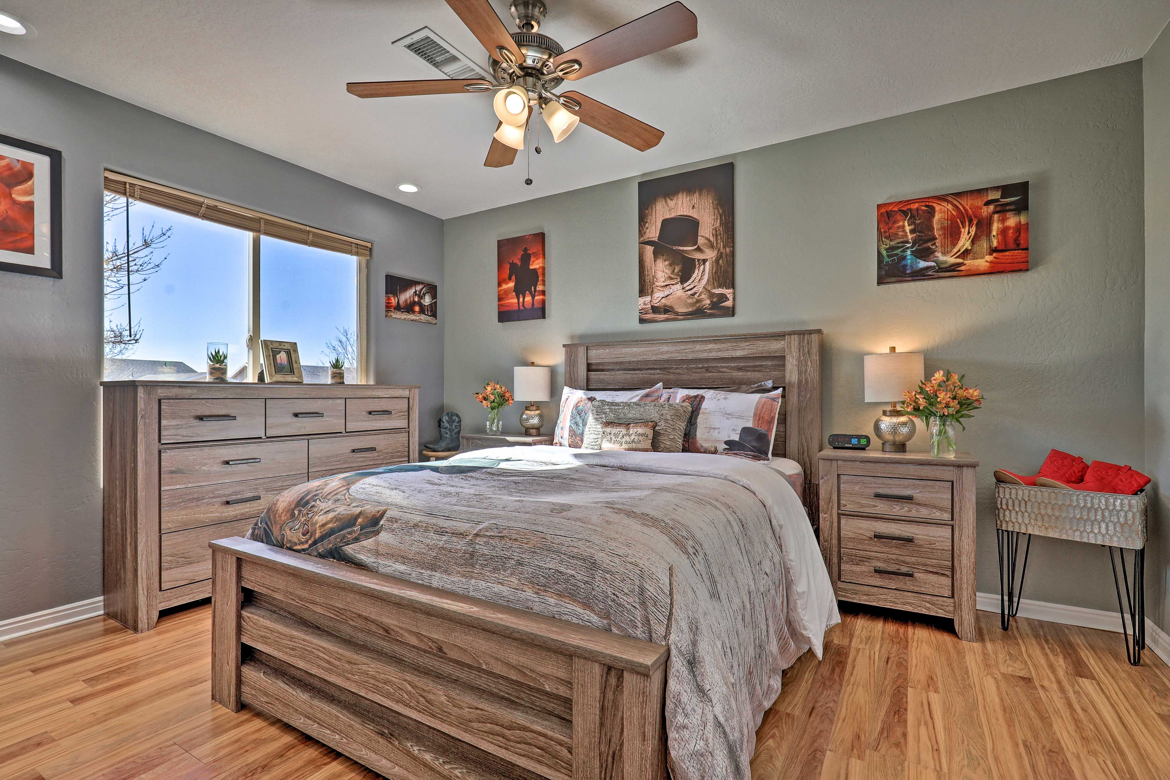 Bedroom 3 | Queen Bed