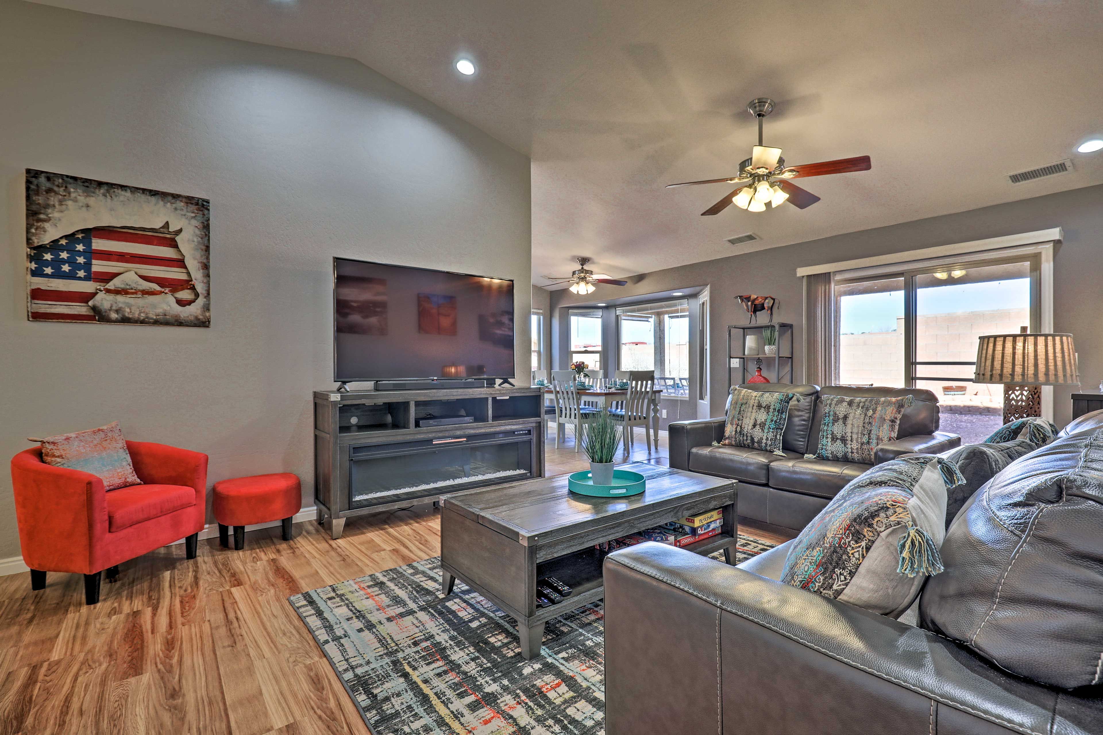 Living Room | Sleeper Sofa | Free WiFi | Smart TV