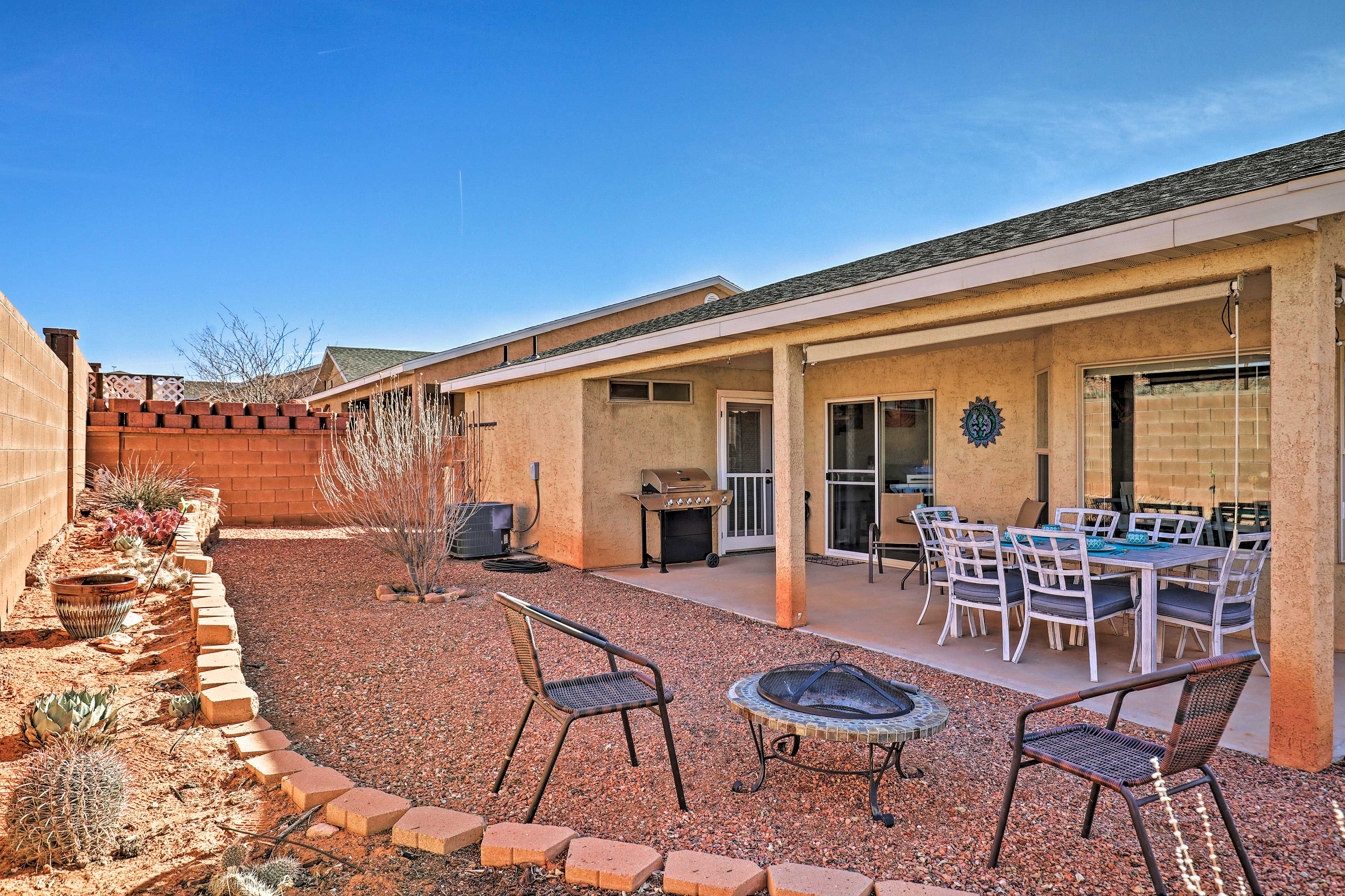 Private Yard | Fire Pit