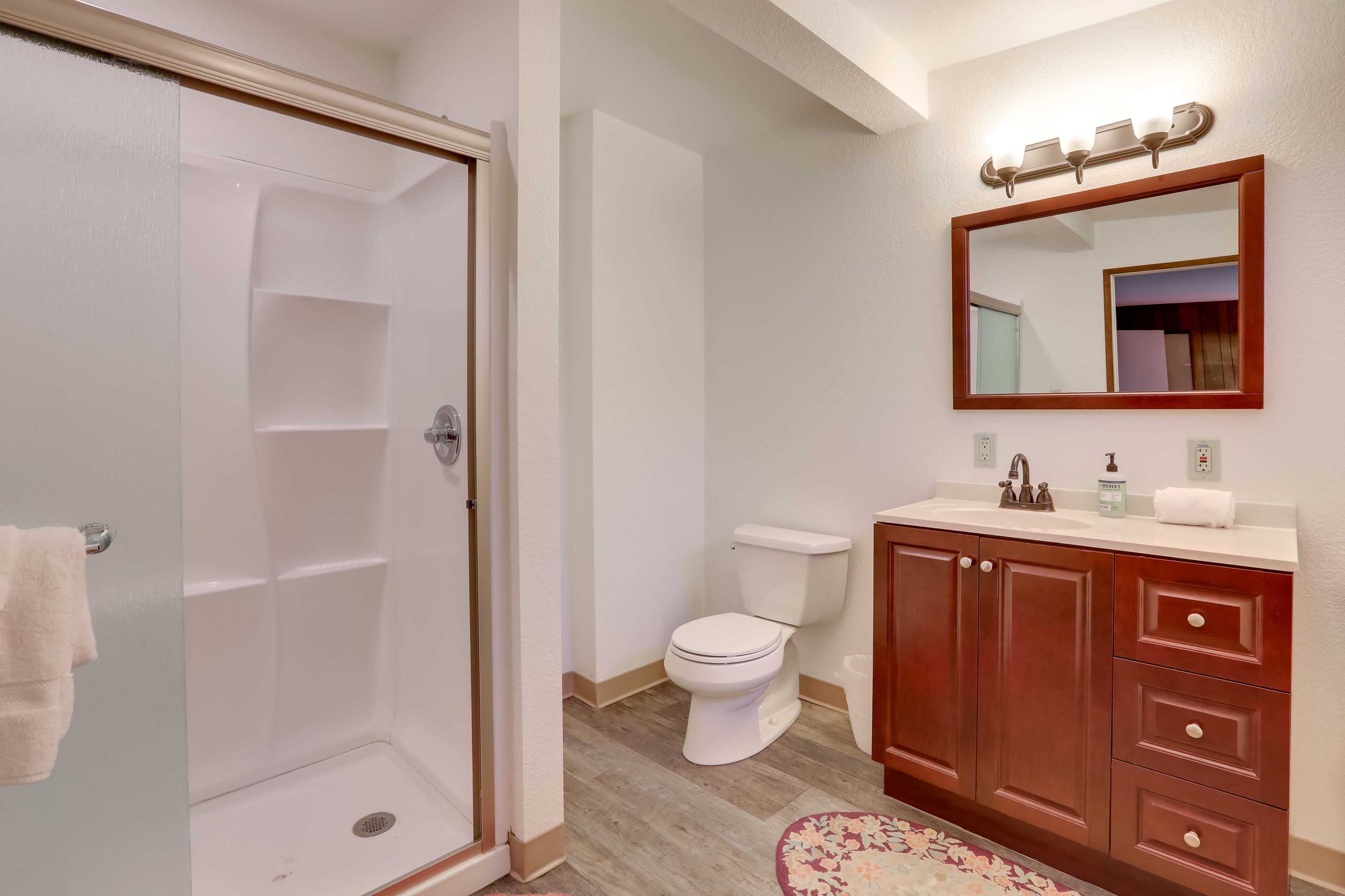 En-Suite Bathroom | Towels & Linens Provided